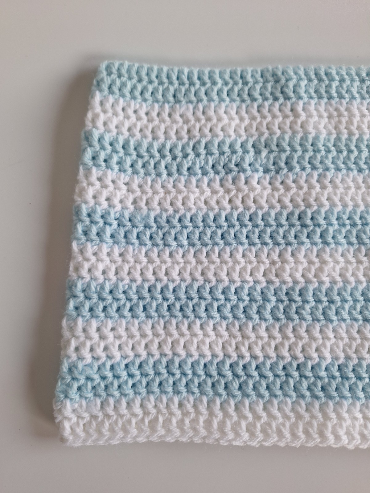 gehaakte muts 'Baby blue & white' - 51247.jpeg gehaakte muts | Lichtblauw en wit