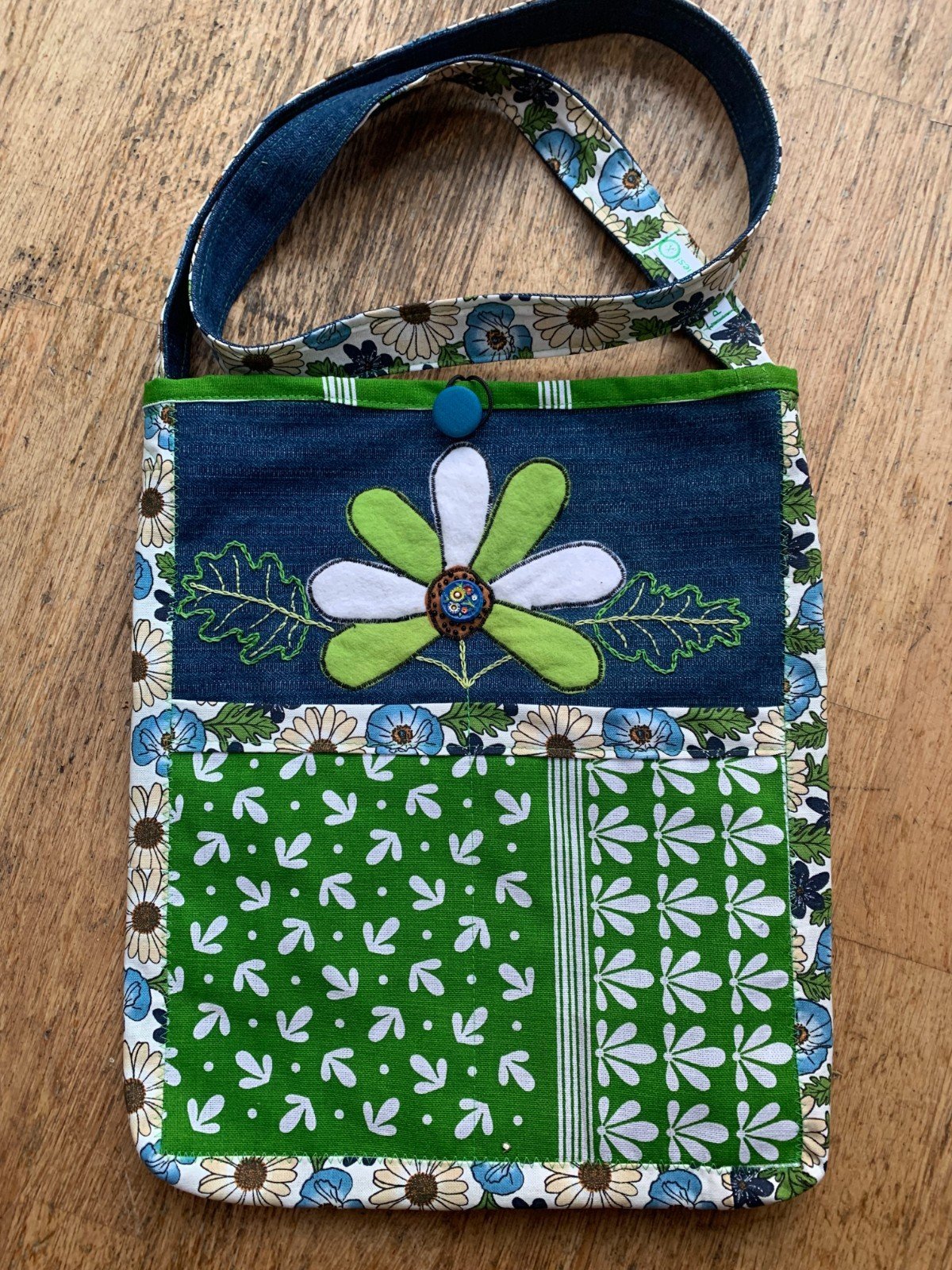 Bloementas van vintage stoffen.