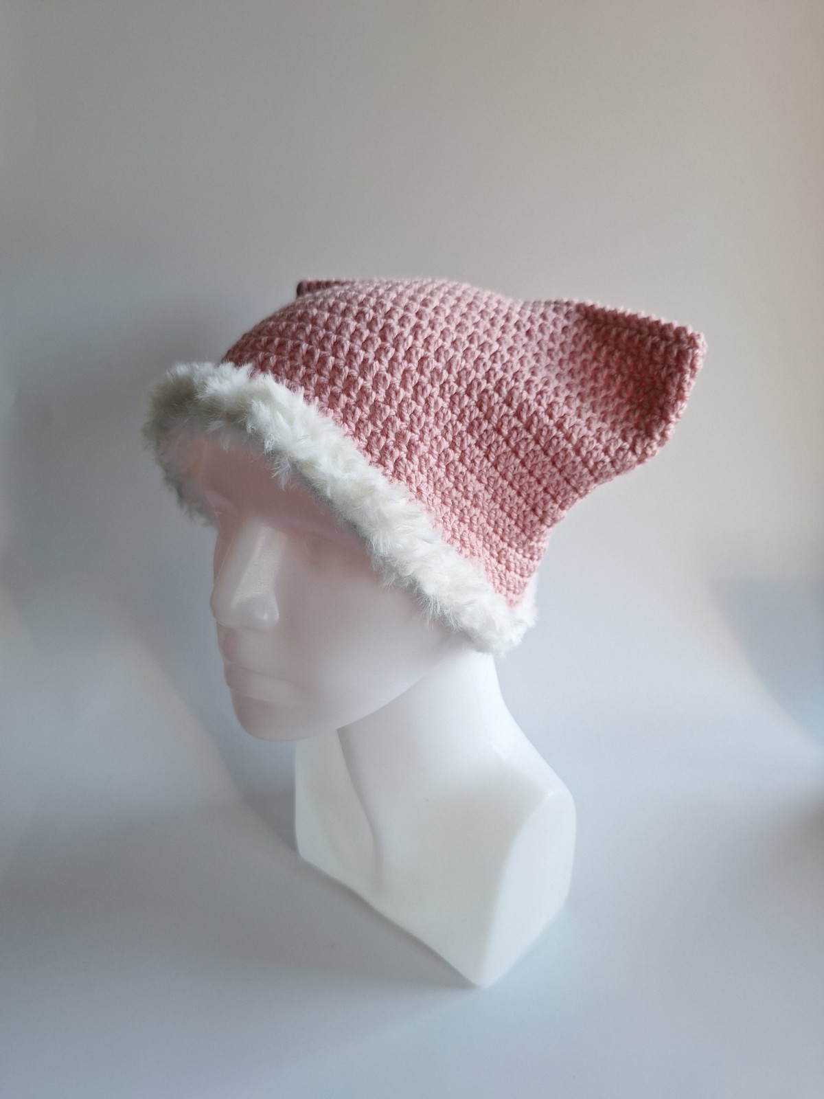 Gehaakte muts met imitatiebont | Roze en wit