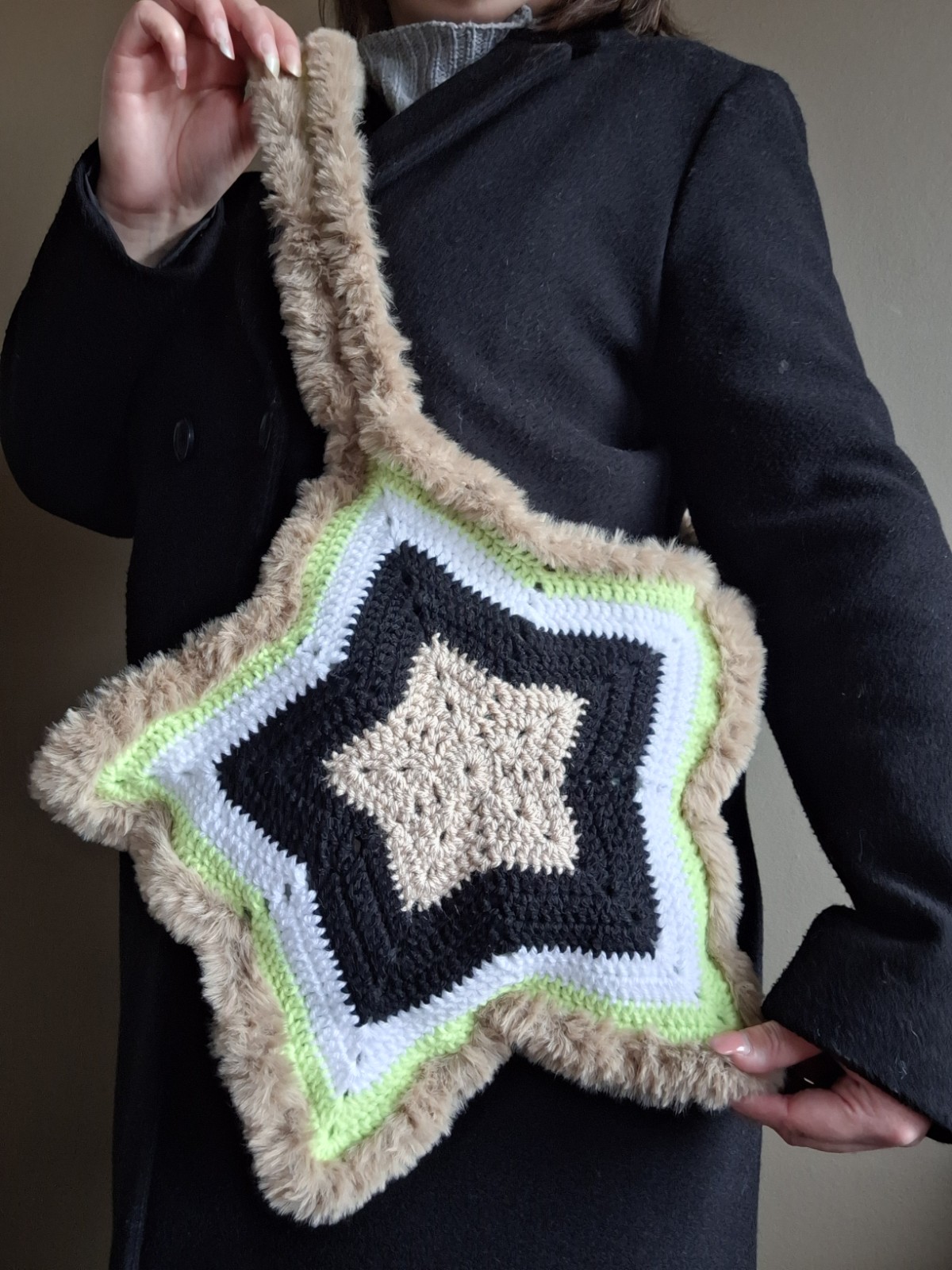 Gehaakte tas | Limegroen, zwart, beige en witte ster