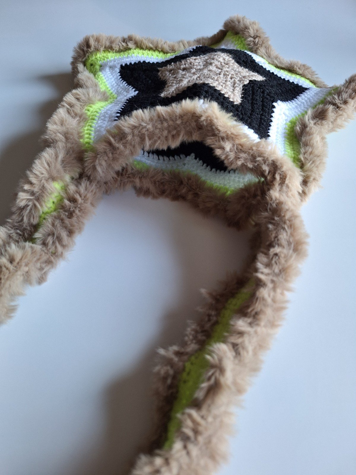 Gehaakte tas | Limegroen, zwart, beige en witte ster