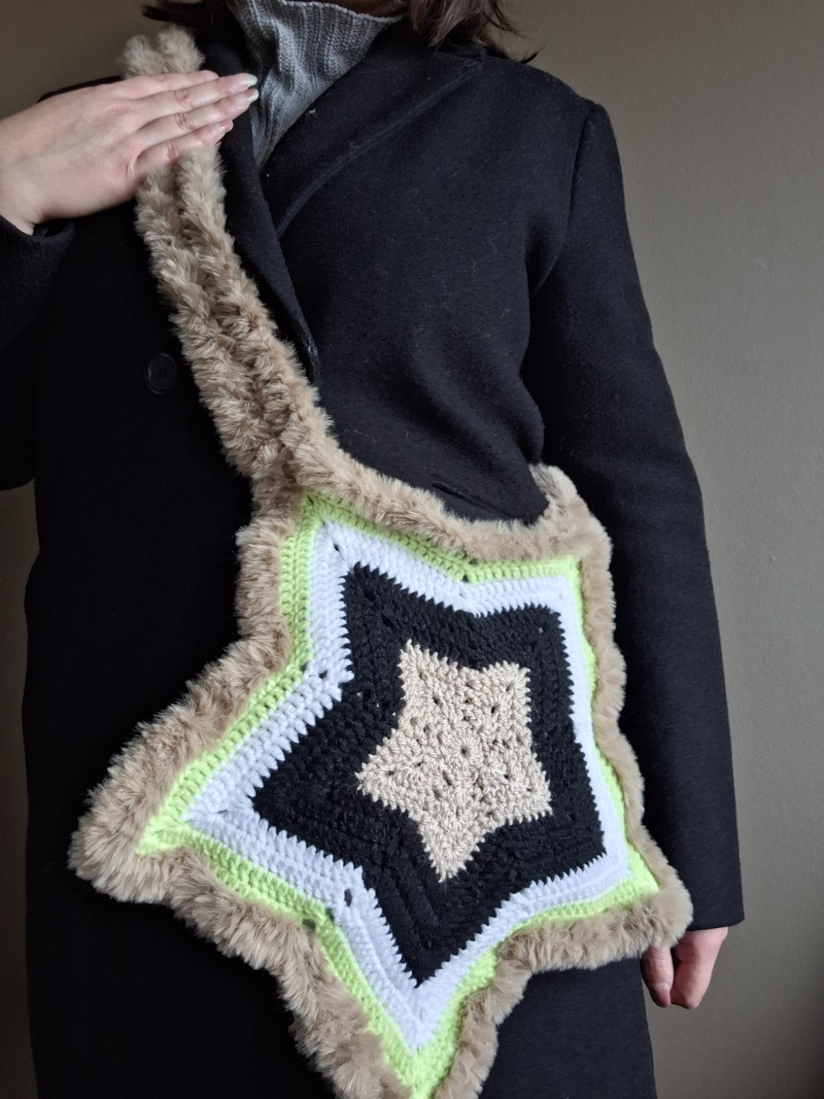 Gehaakte tas | Limegroen, zwart, beige en witte ster