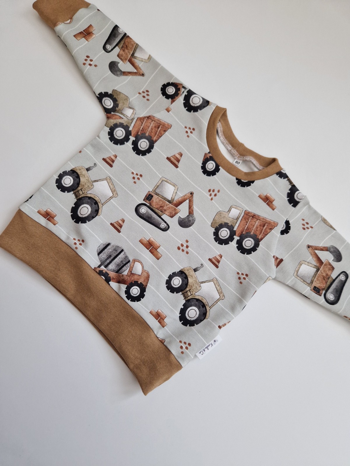 Handhemaakte truin- sweatshirt- tractor - 56285.jpeg Trui- sweatshirt- tractor