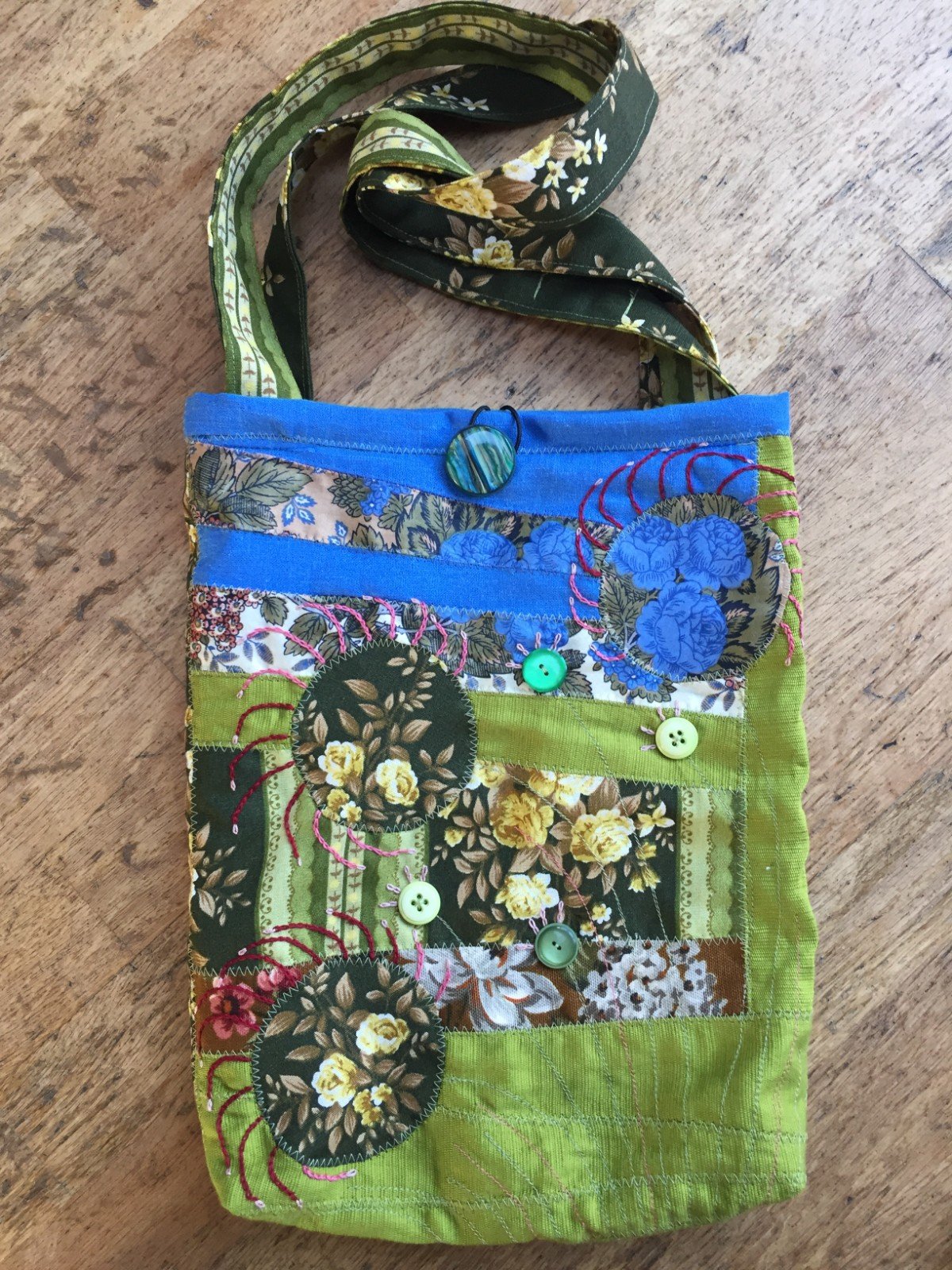 Patchwork tas van groene en blauwe vintage stoffen - 56120.jpeg Patchwork tas van groene en blauwe vintage stoffen
