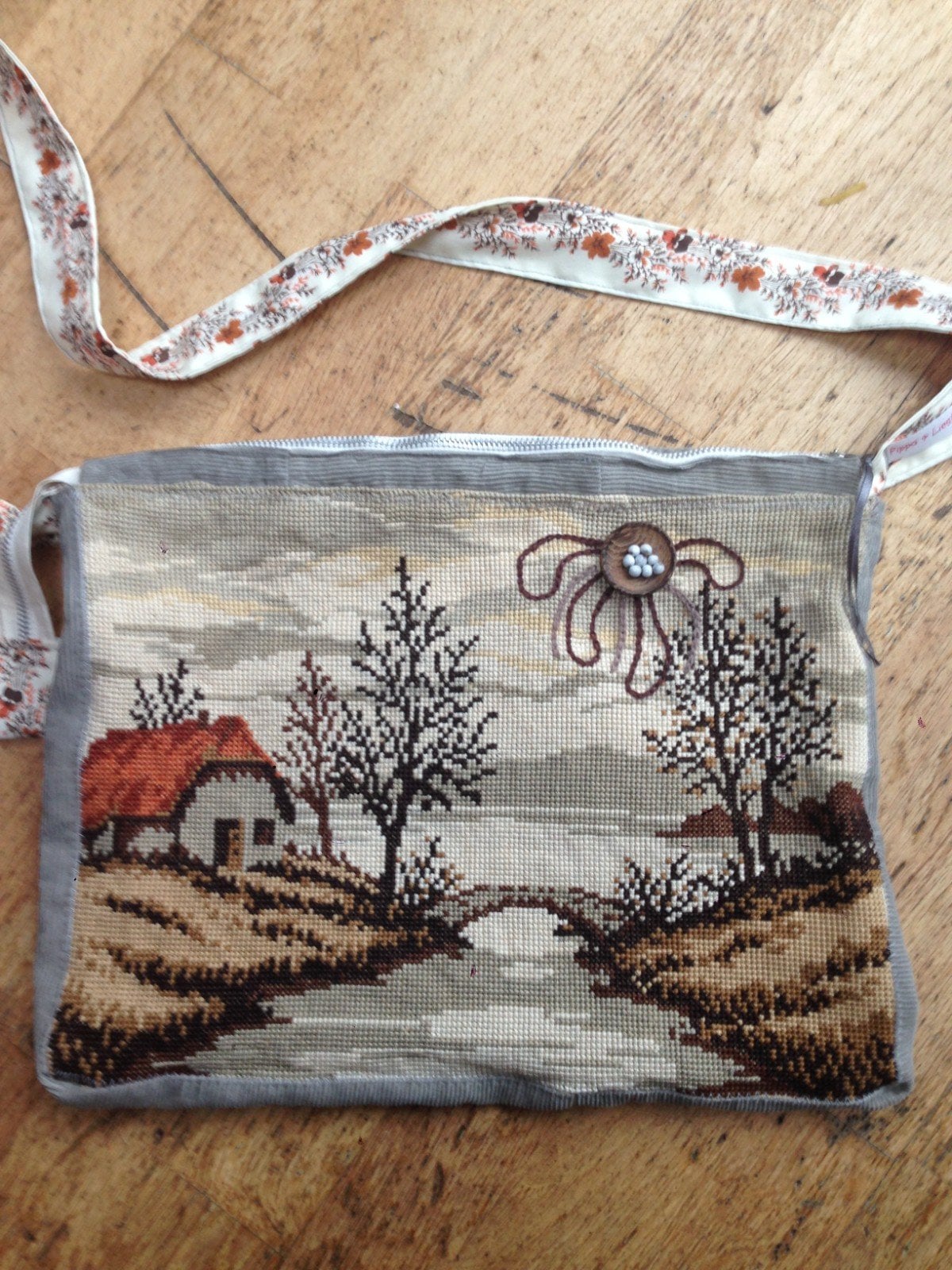 Tas van vintage borduurwerk