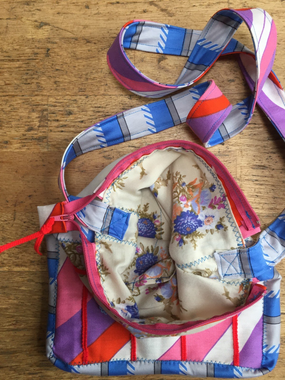 Tasje met roze vintage stoffen