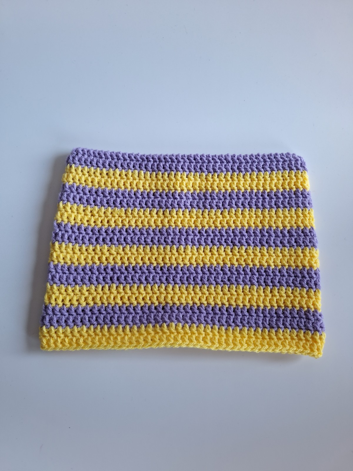 Gehaakte muts 'Lilac & yellow' - 58051.jpeg Gehaakte muts | Lila en geel