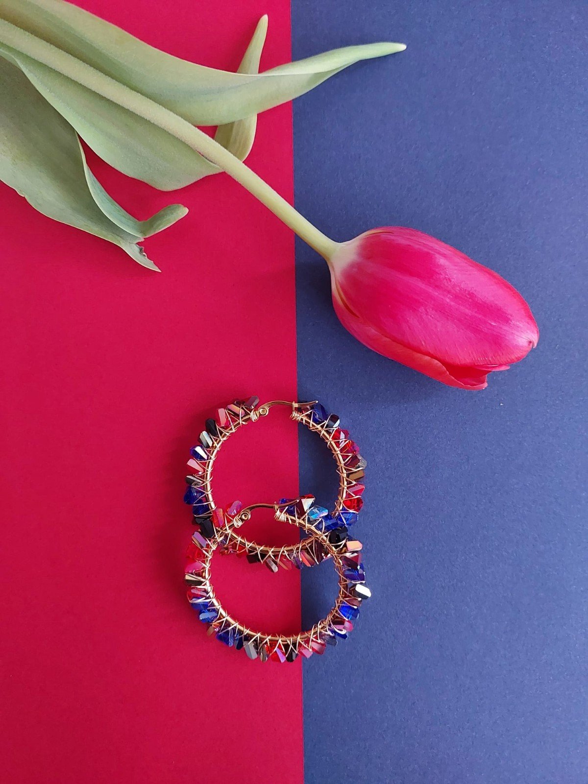 Scarlet Wire Wrapped Hoops - 59041.jpeg Scharlaken hoepels