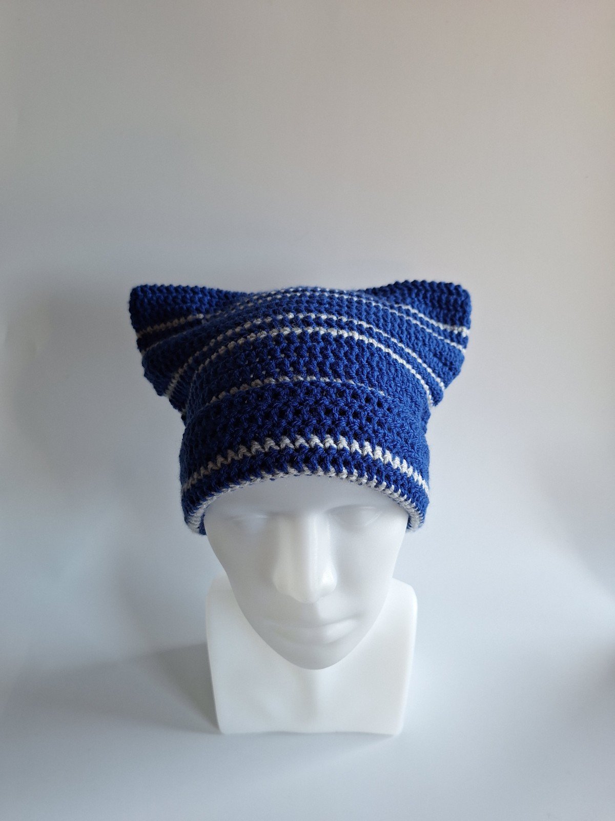 Gehaakte muts 'Harry Potter Ravenclaw house' - 63445.jpeg Gehaakte muts | Harry Potter Ravenclaw/Ravenklauw house