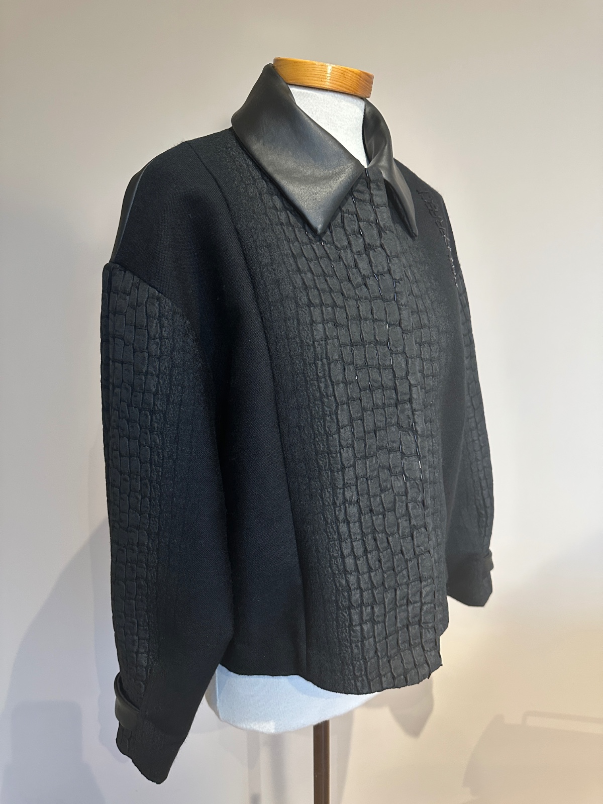 Statement Piece - Bomberjas