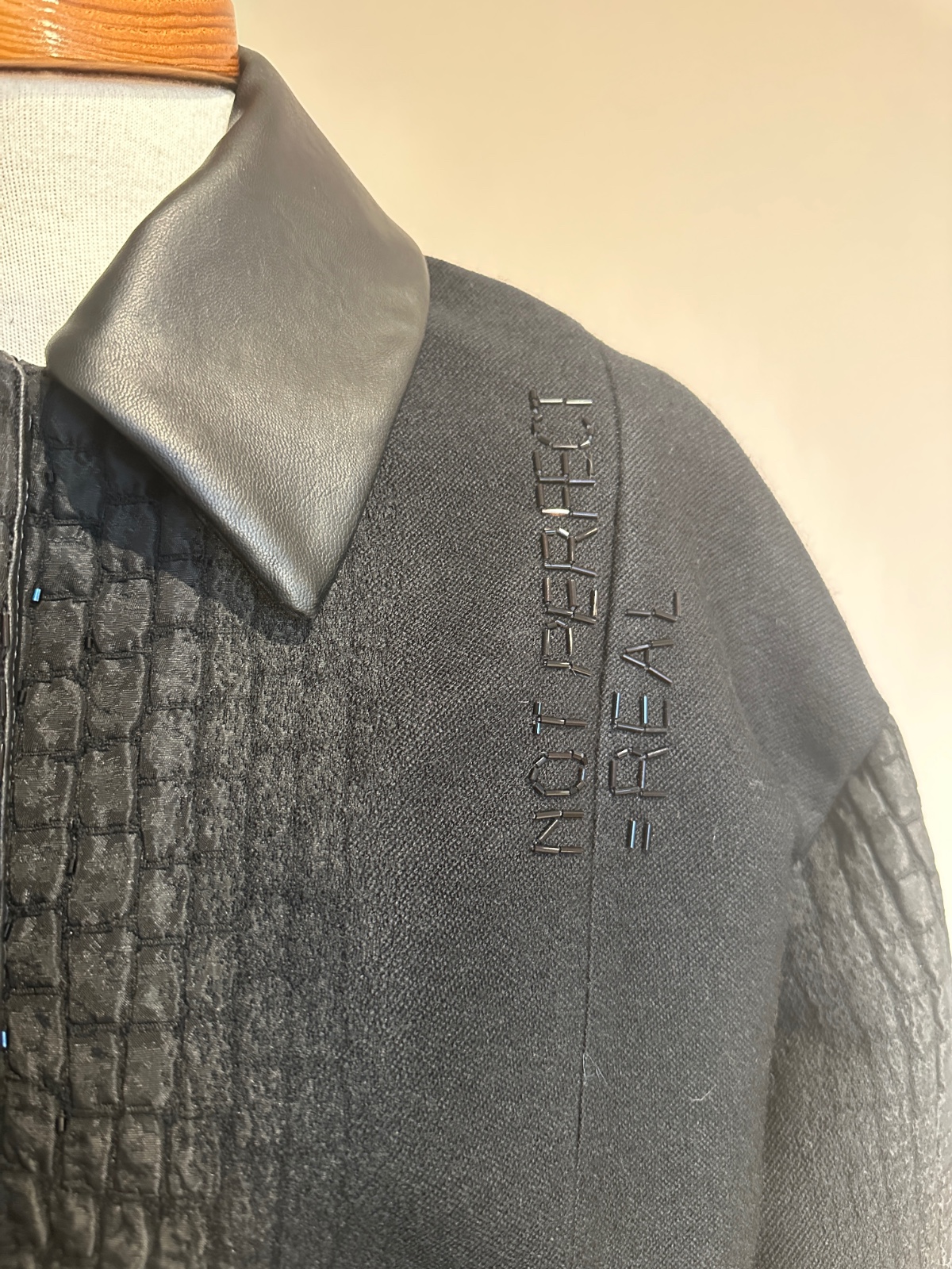 Statement Piece - Bomberjas