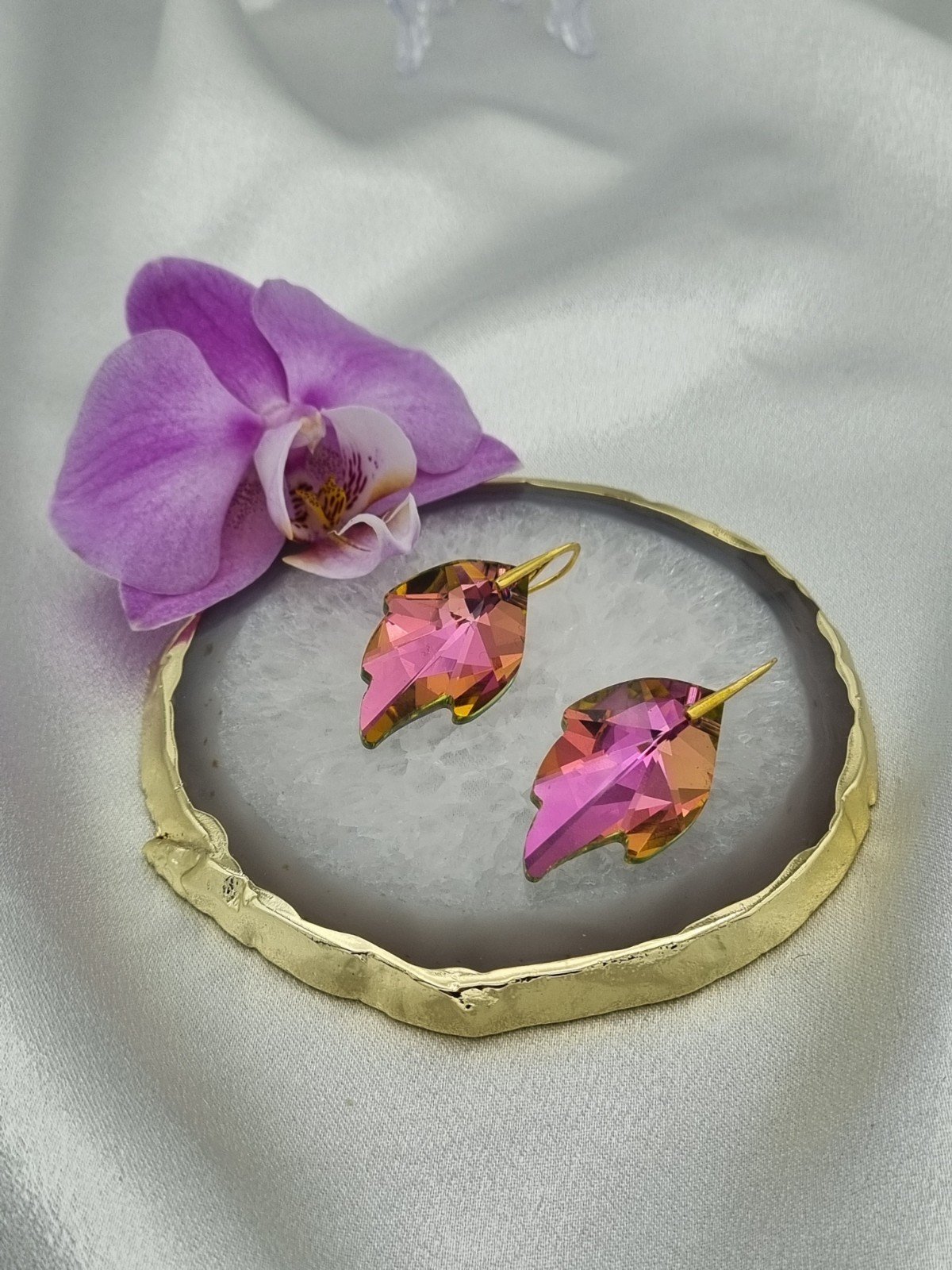 Handgemaakte kristallen oorbellen blad - roze/geel - 60673.jpeg Handgemaakte kristallen oorbellen blad - roze/geel