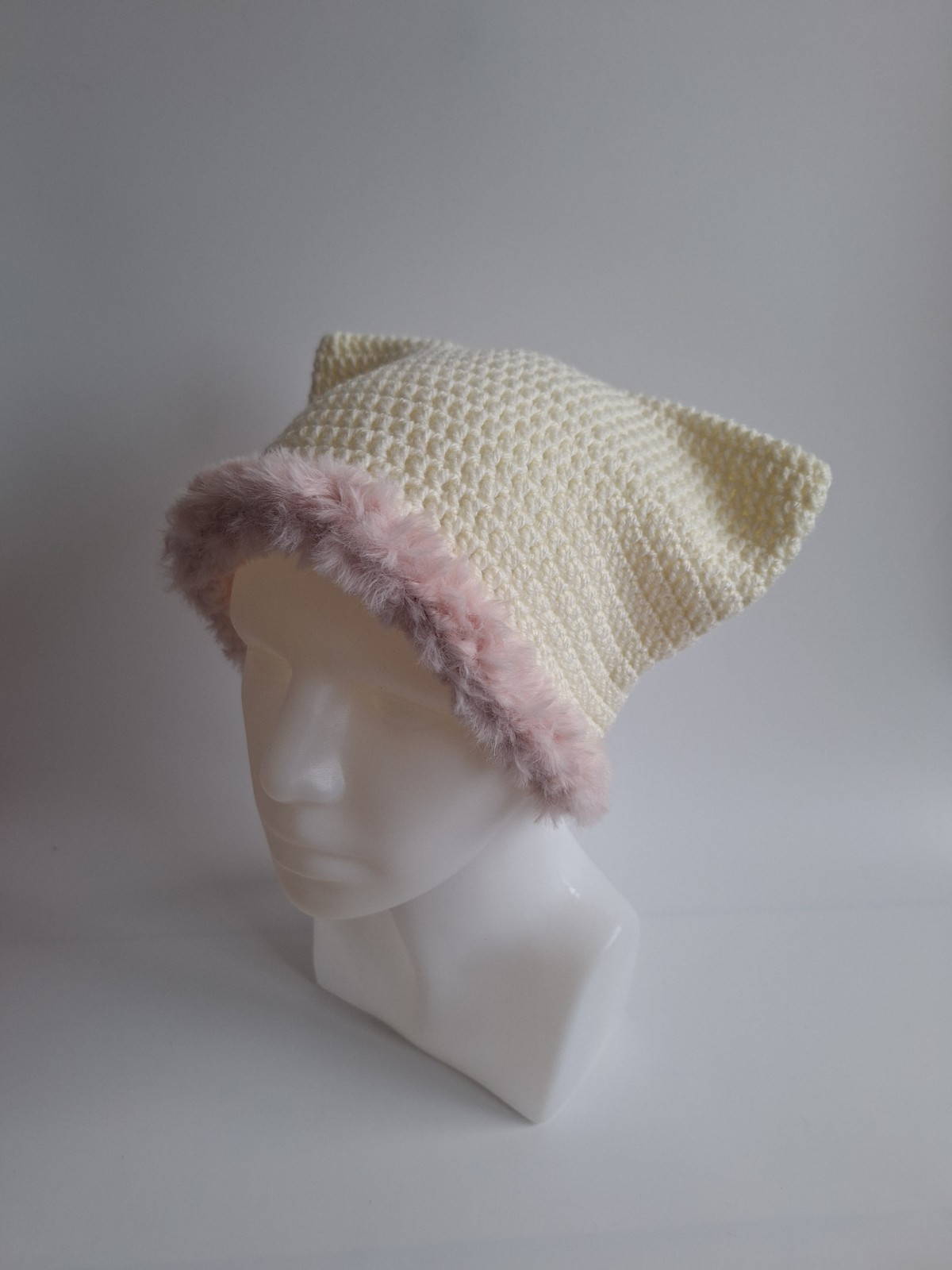 Gehaakte muts met imitatiebont | Crème en lichtroze