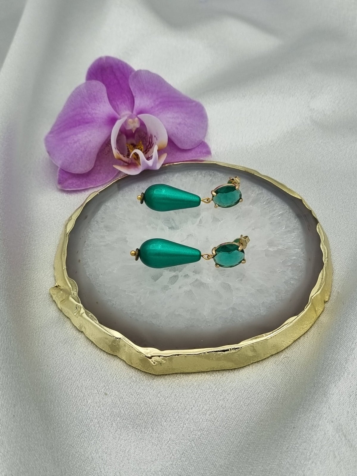 Handgemaakte polaris en zirkonia oorbellen - emerald