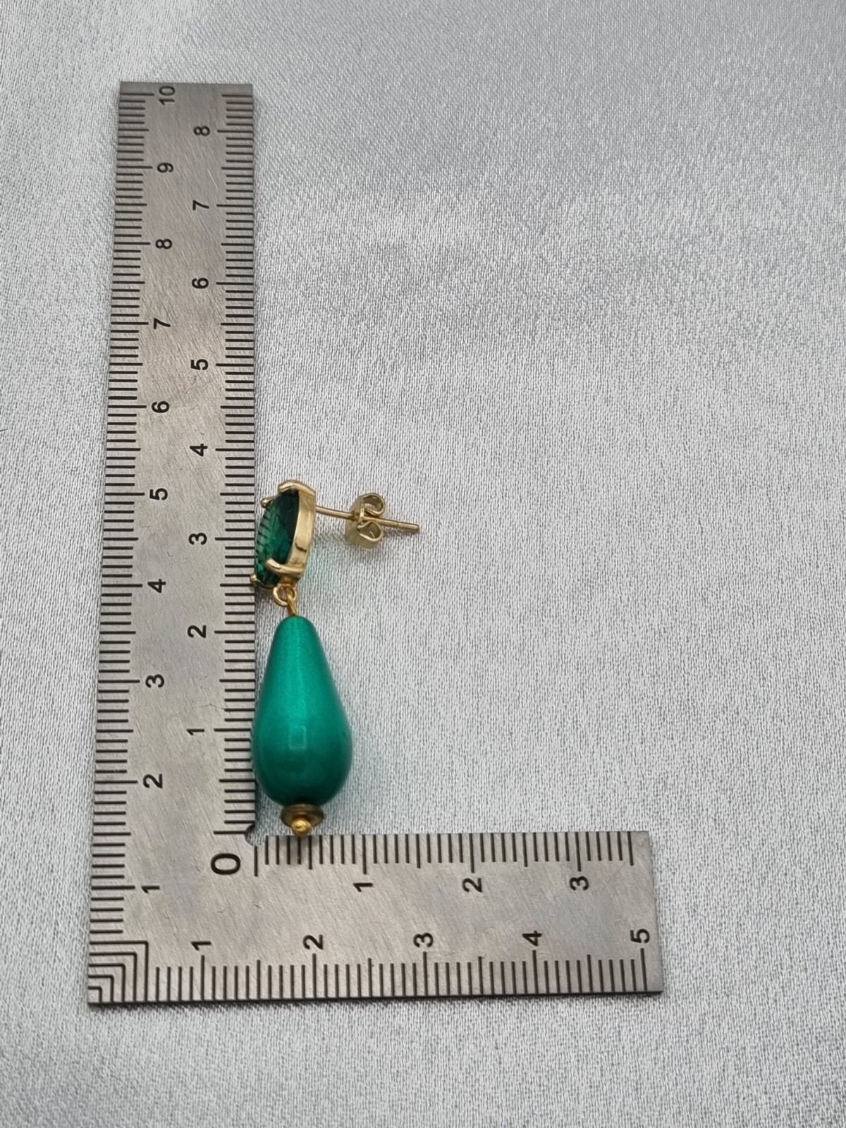 Handgemaakte polaris en zirkonia oorbellen - emerald