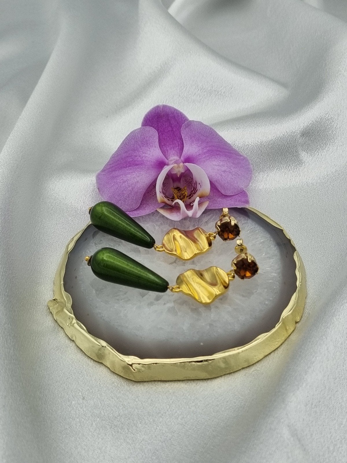 Handgemaakte statement oorbellen Polaris - groen - 67133.jpeg Handgemaakte statement oorbellen Polaris - groen