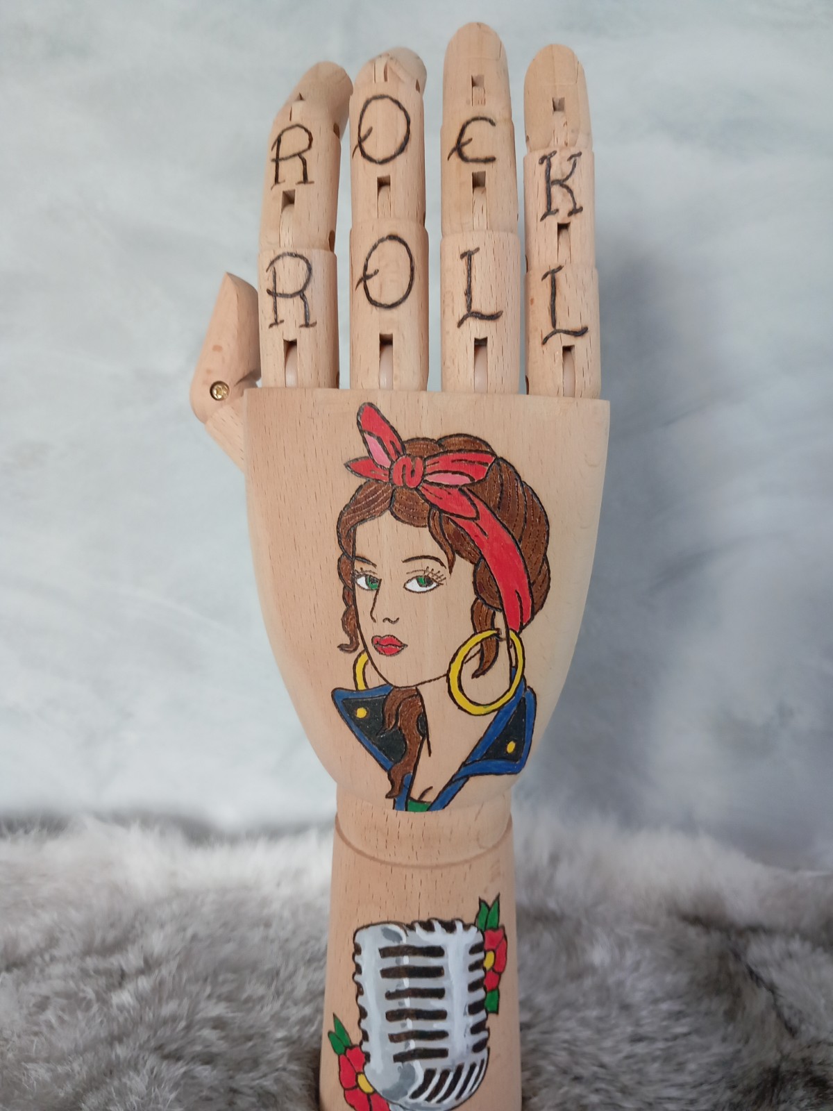 Tattoo hand rock and roll - 67573.jpeg Tattoo Handje – “Rock and Roll”