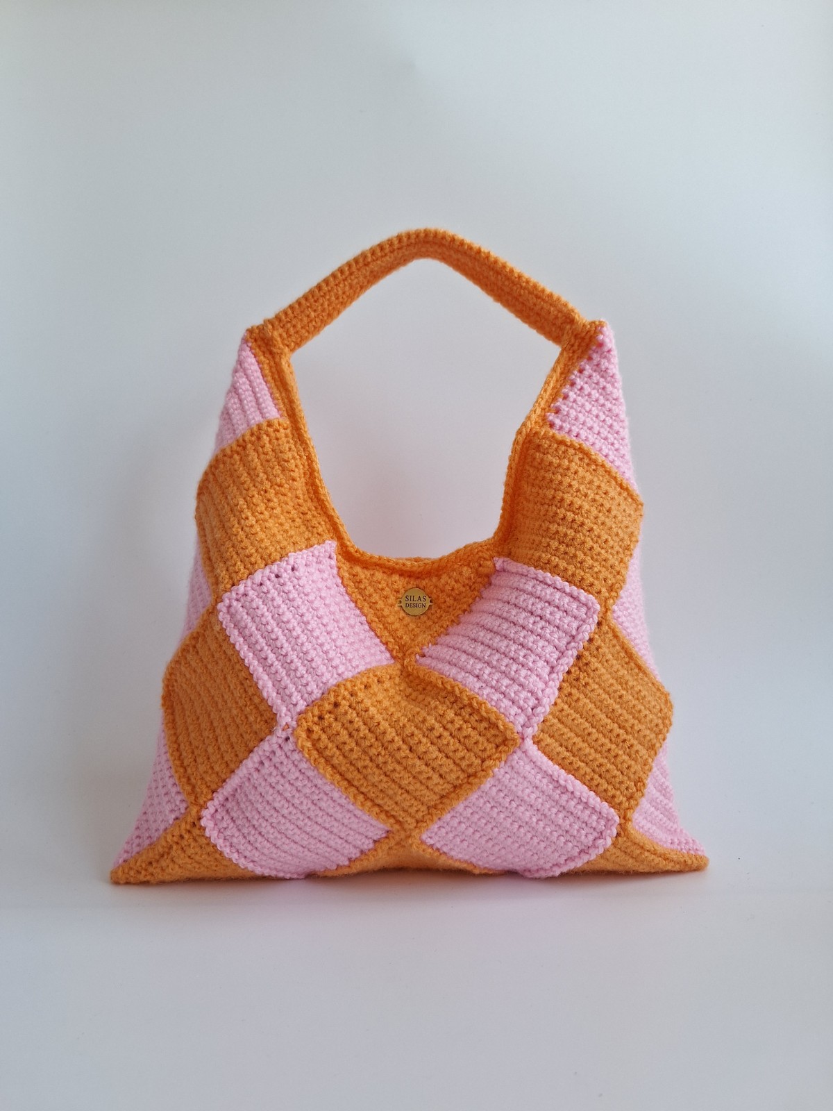 Gehaakte checker handtas 'Light pink & orange' - 67991.jpeg Gehaakte checker handtas 'Lichtroze & oranje'