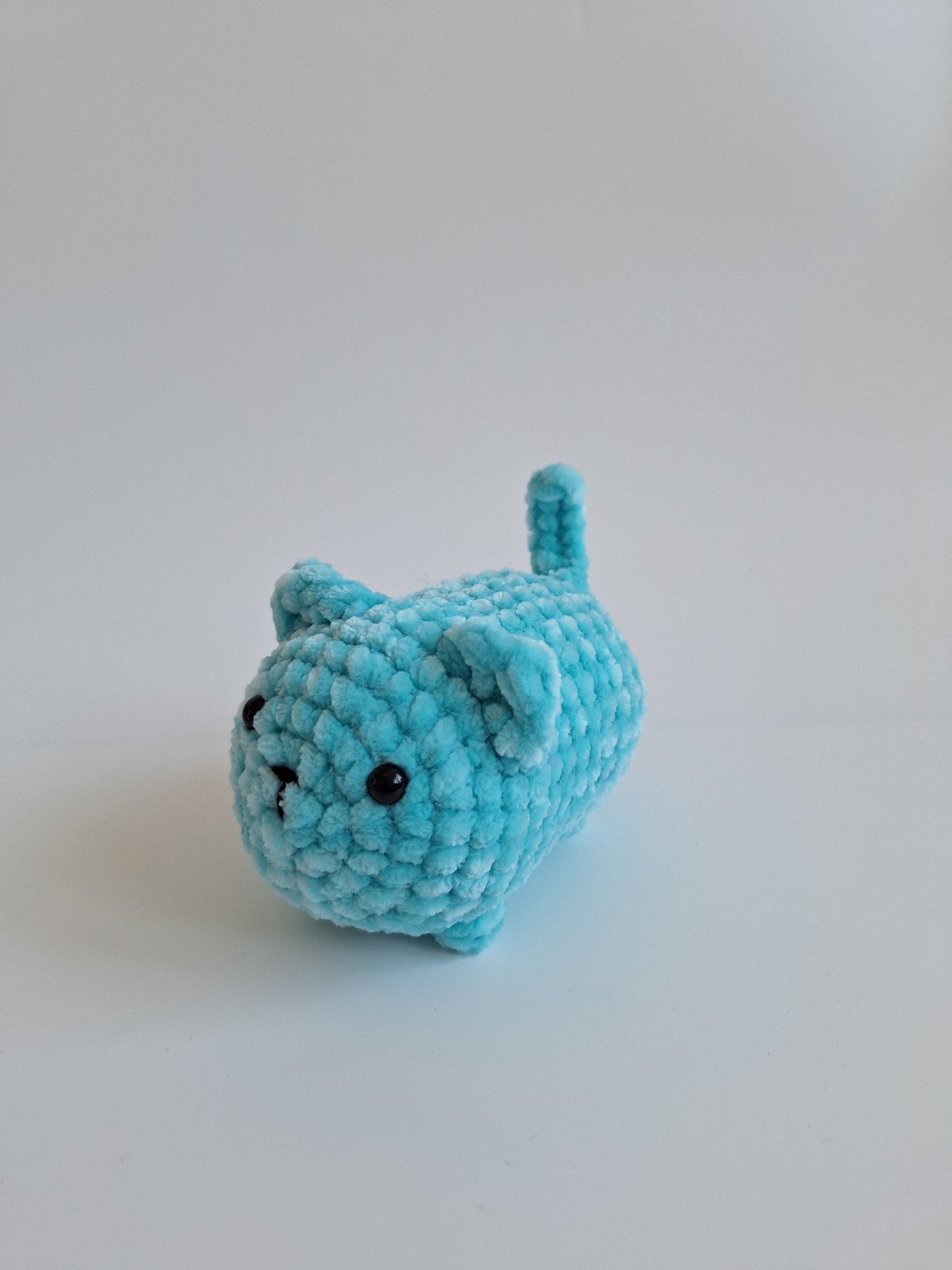 Gehaakte knuffel 'Blue cat' - 68504.jpeg Gehaakte knuffel 'Turquoise kat'