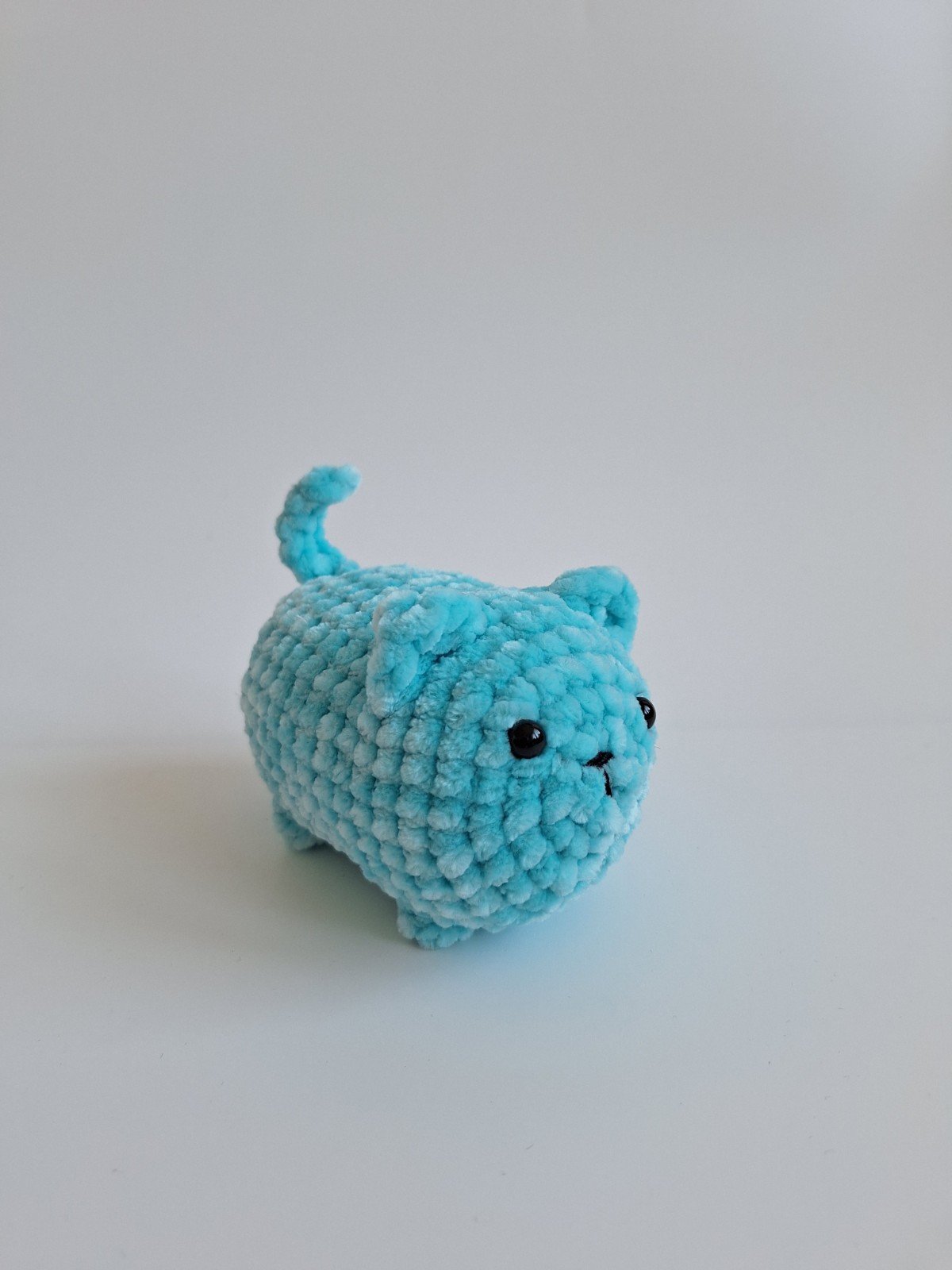 Gehaakte knuffel 'Blue cat' - 68505.jpeg Gehaakte knuffel 'Turquoise kat'