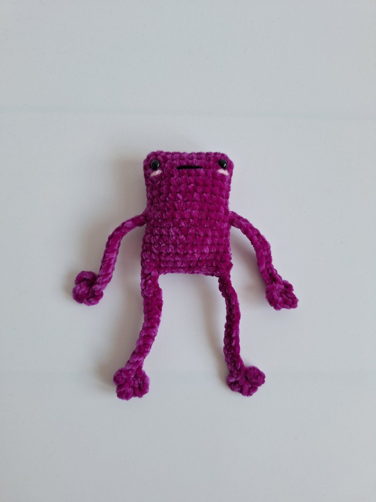 Gehaakte knuffel 'Magenta kikker'