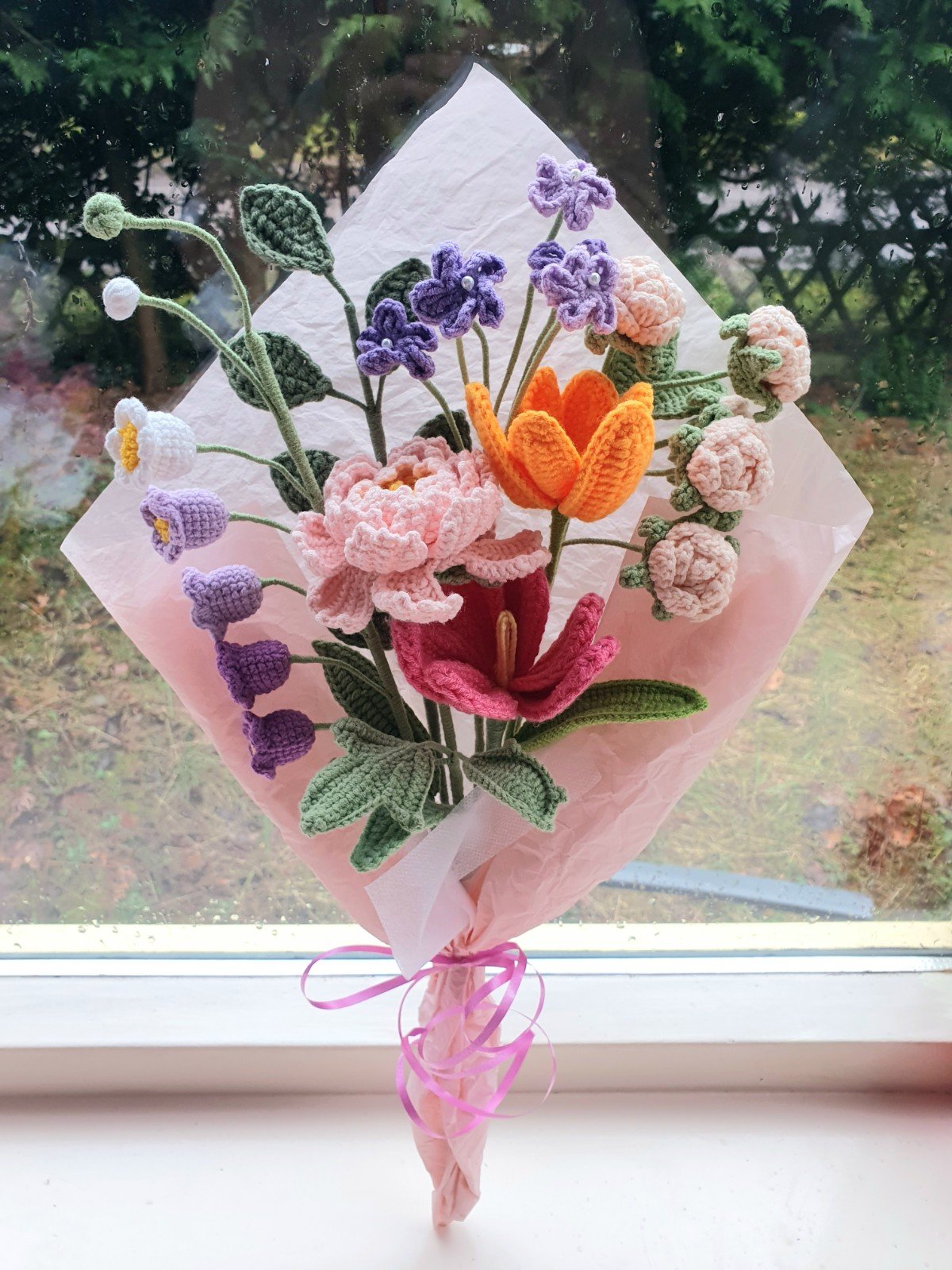 Handgemaakt gehaakt lente boeket