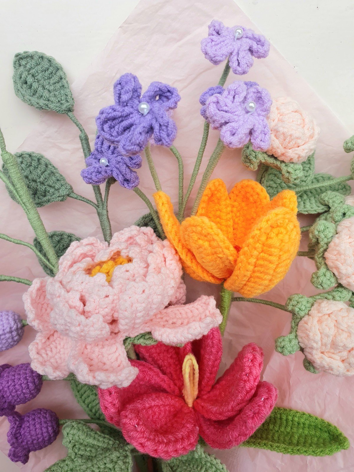 Handgemaakt gehaakt lente boeket