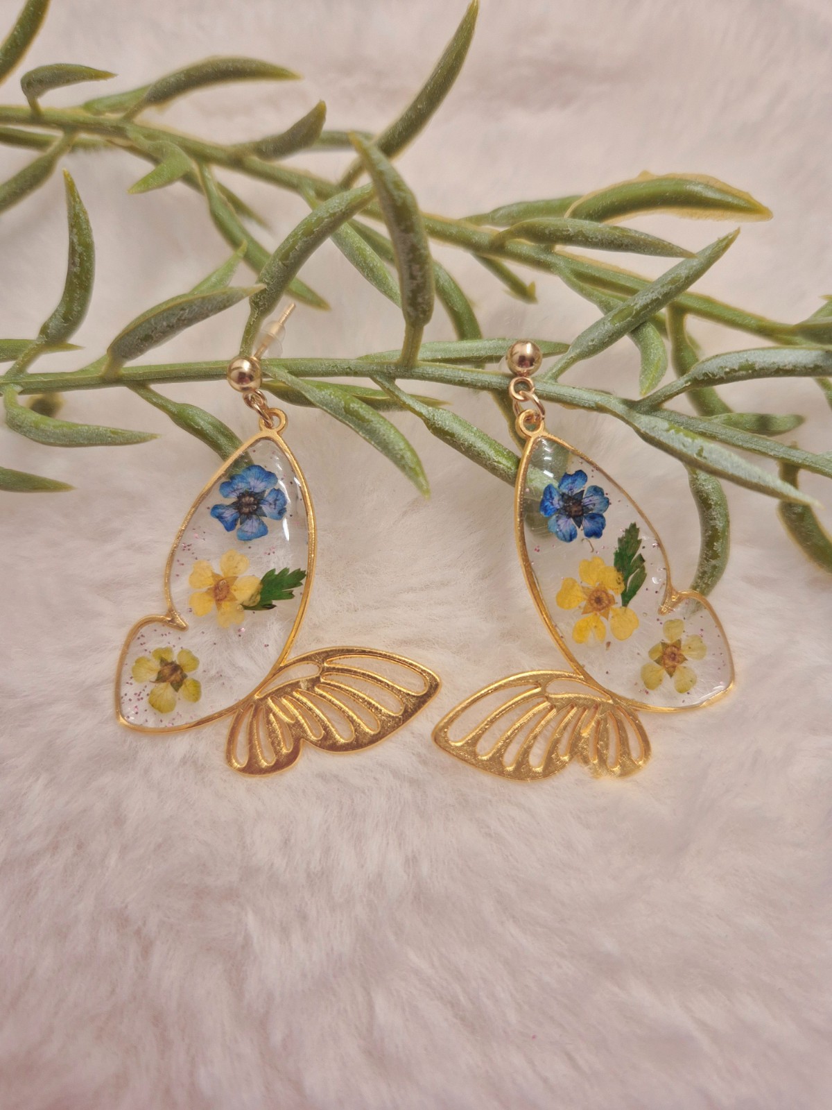 Heel mooie vlinder vormige Resin Oorbellen