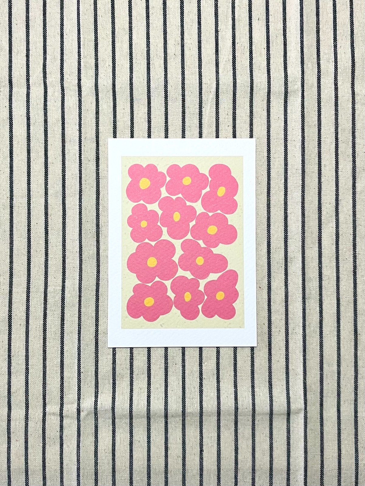 Roze bloemen kunstkaart – elegante botanische illustratie | A6 print 10x15 cm - 75653.jpeg Roze bloemen kunstkaart – elegante botanische illustratie | A6 print 10x15 cm