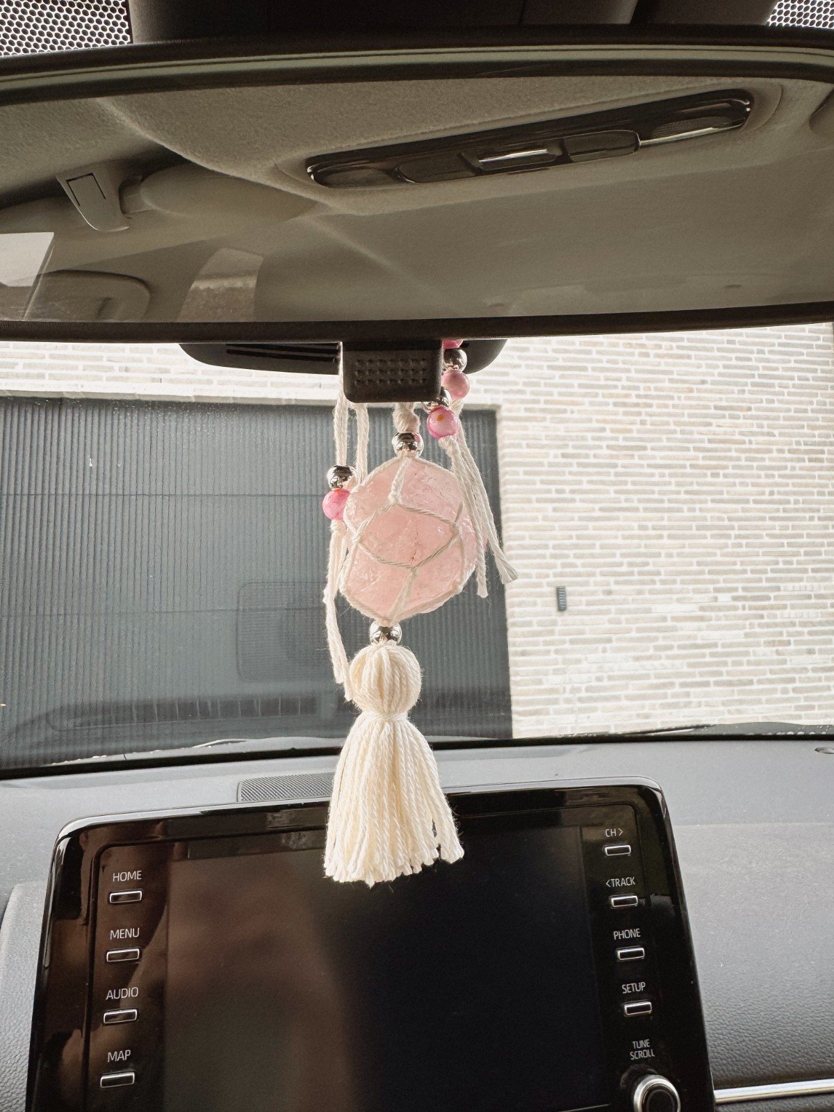 Rozenkwarts hanger voor in de auto: liefdevolle energie voor onderweg - 74671.jpeg Rozenkwarts hanger voor in de auto: liefdevolle energie voor onderweg