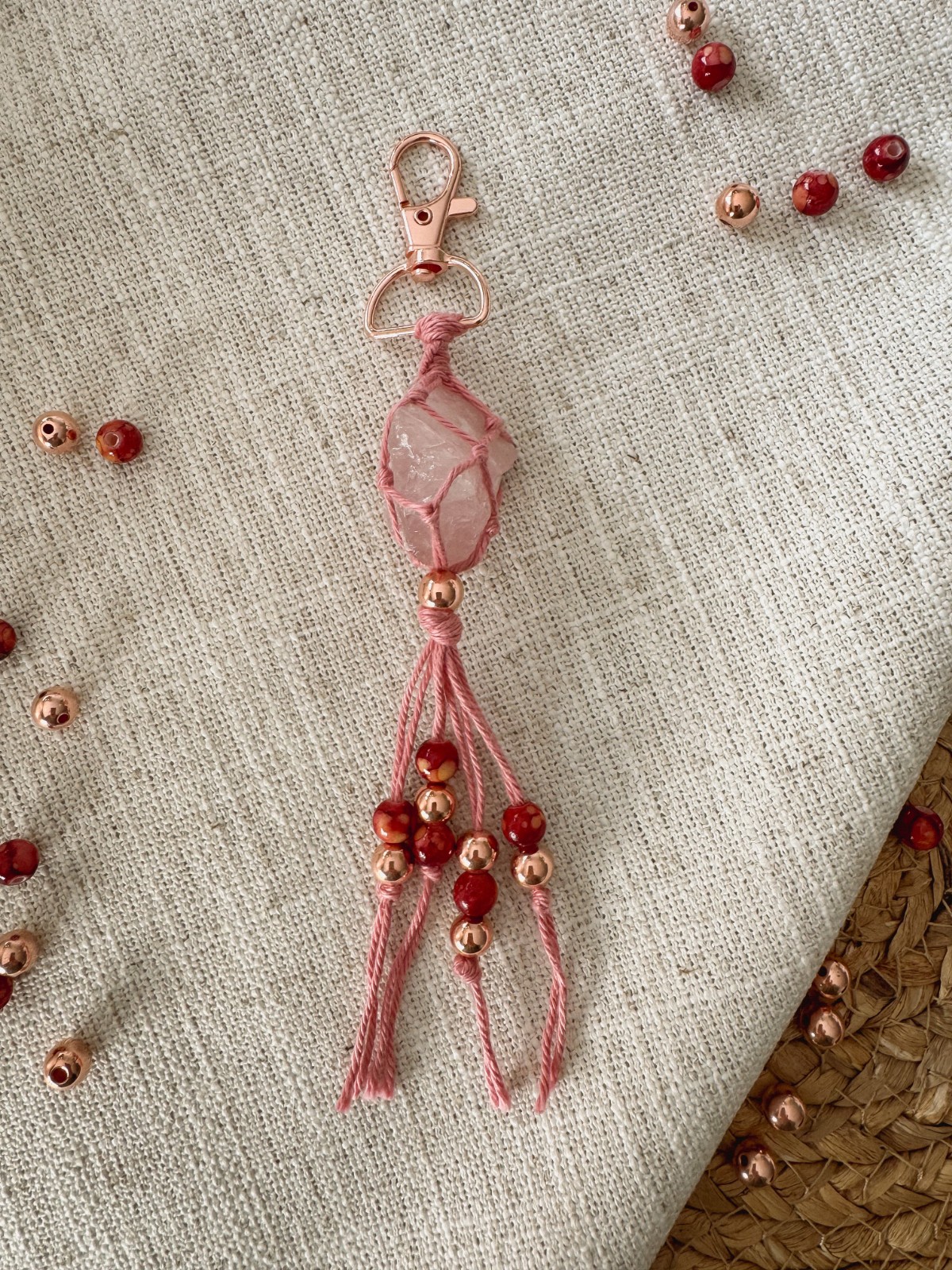 Rozenkwarts sleutelhanger, liefdevolle energie altijd bij je - 74708.jpeg Rozenkwarts sleutelhanger, liefdevolle energie altijd bij je