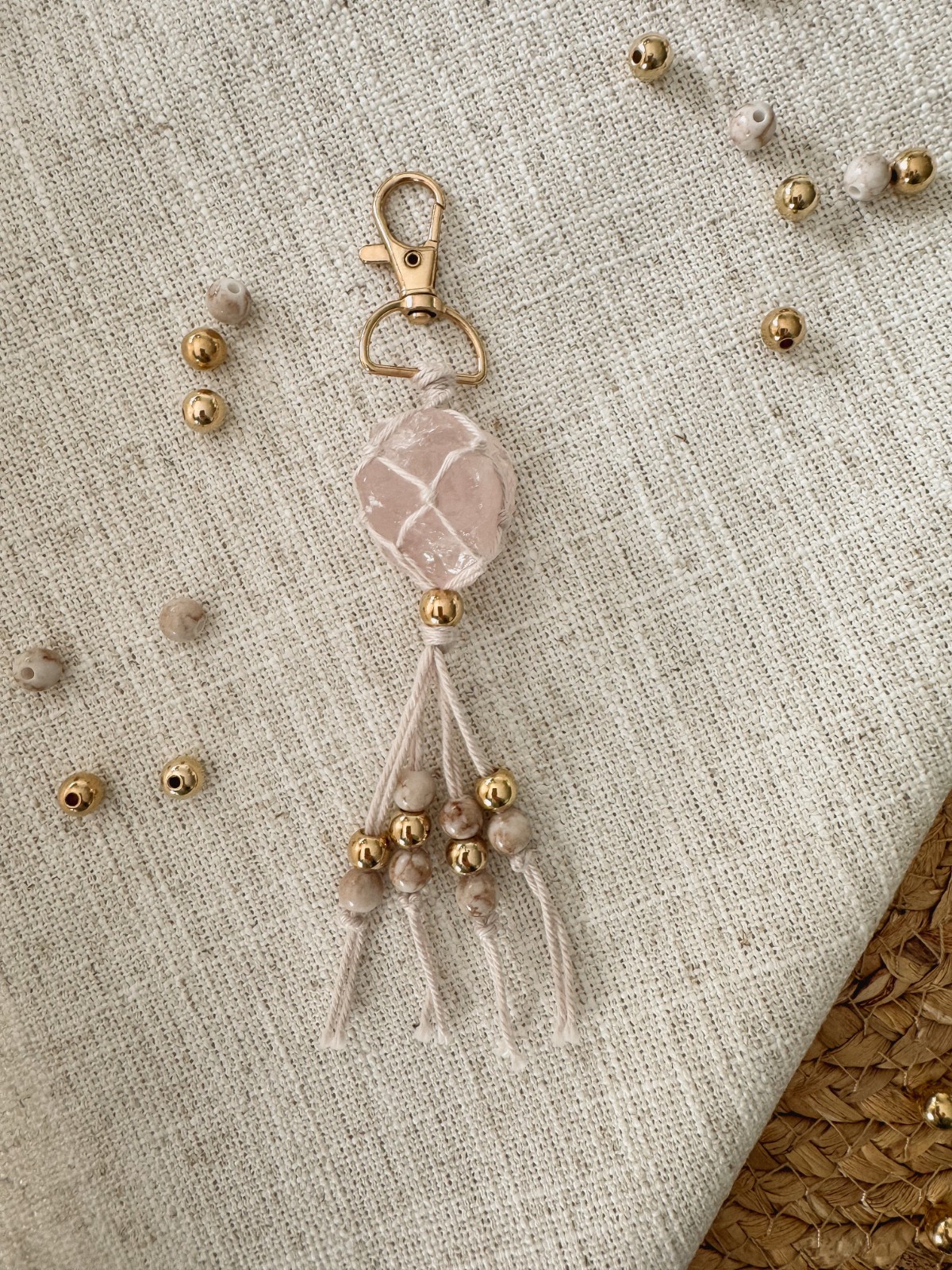 Rozenkwarts sleutelhanger, liefdevolle energie altijd bij je - 74714.jpeg Rozenkwarts sleutelhanger, liefdevolle energie altijd bij je