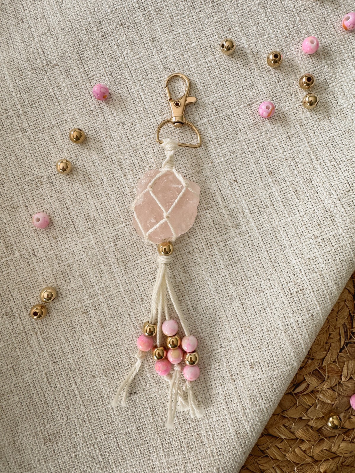 Rozenkwarts sleutelhanger, liefdevolle energie altijd bij je - 74716.jpeg Rozenkwarts sleutelhanger, liefdevolle energie altijd bij je