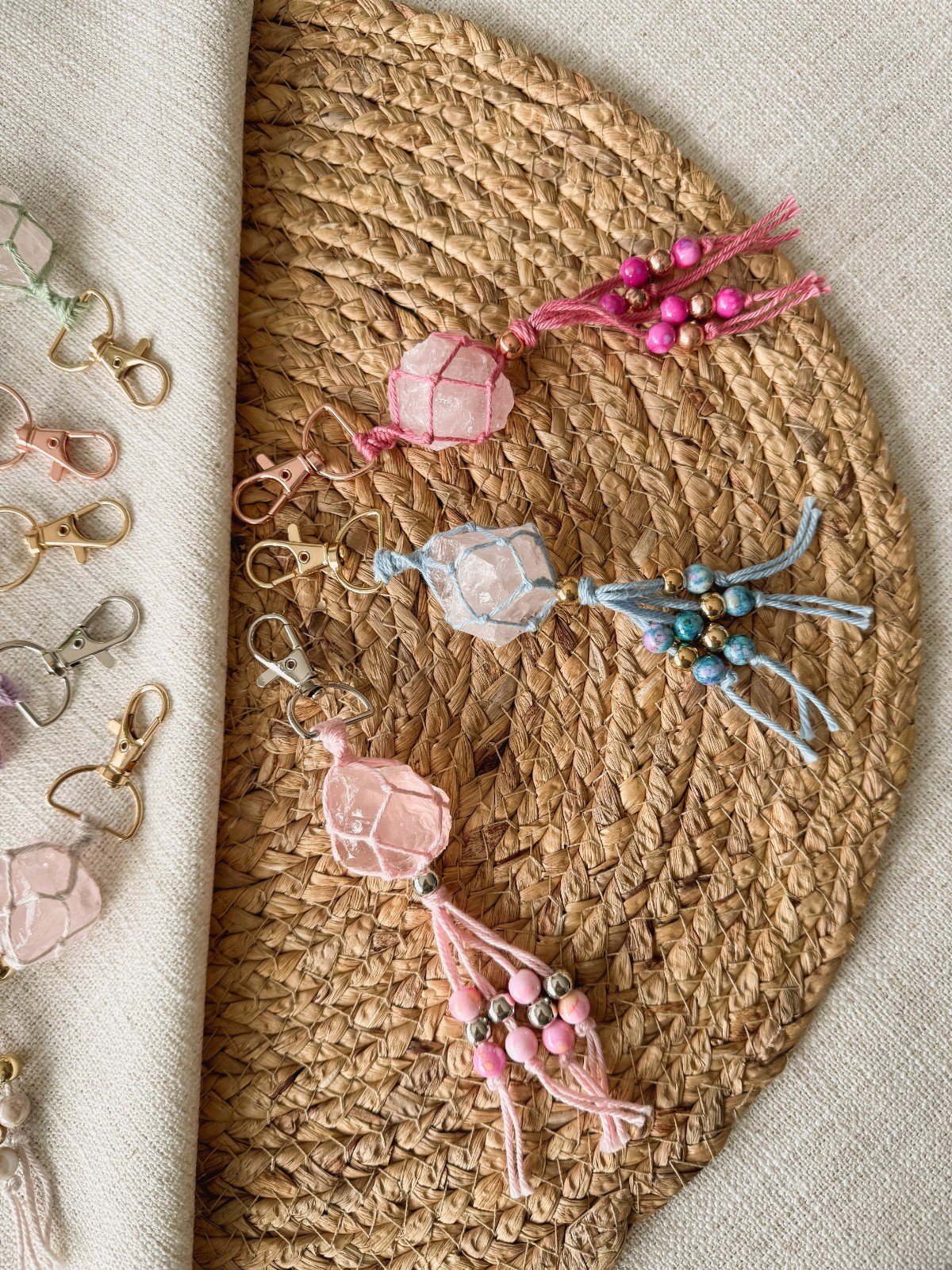 Rozenkwarts sleutelhanger, liefdevolle energie altijd bij je - 74717.jpeg Rozenkwarts sleutelhanger, liefdevolle energie altijd bij je