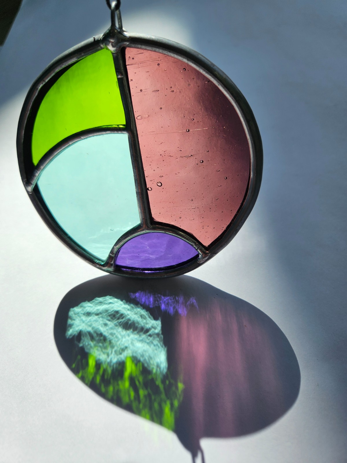 Glas in lood suncatcher rond  meerkleurig helder