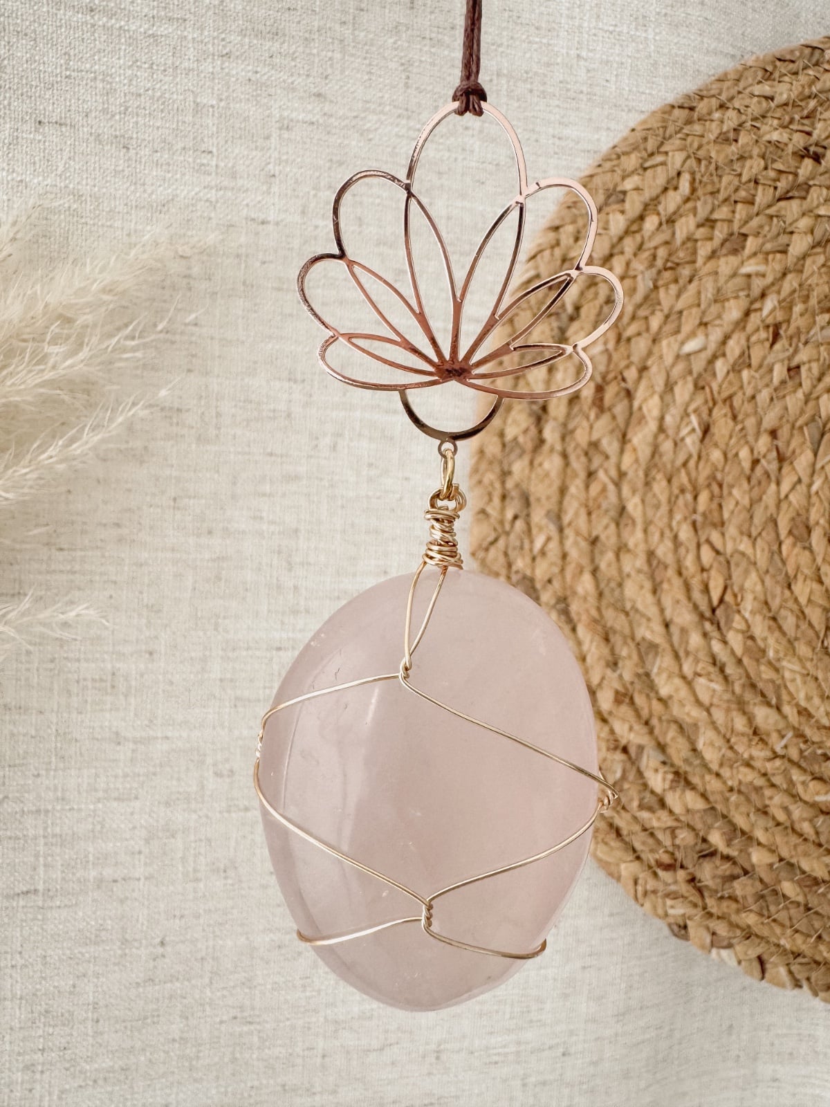 Handgemaakte decoratieve hanger met rozenkwarts: voor liefde, harmonie en positieve energie in huis - 76823.jpeg Handgemaakte decoratieve hanger met rozenkwarts: voor liefde, harmonie en positieve energie in huis