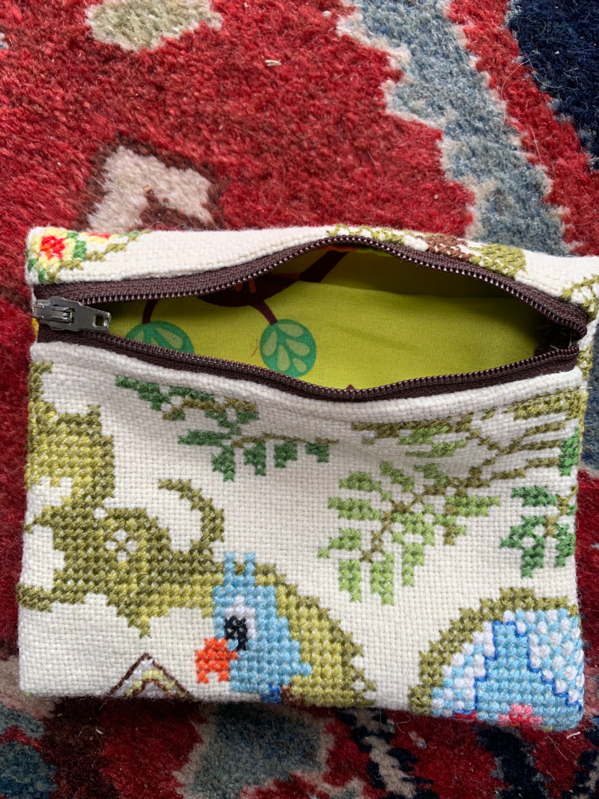 Geborduurd portemonneetje met uiltje