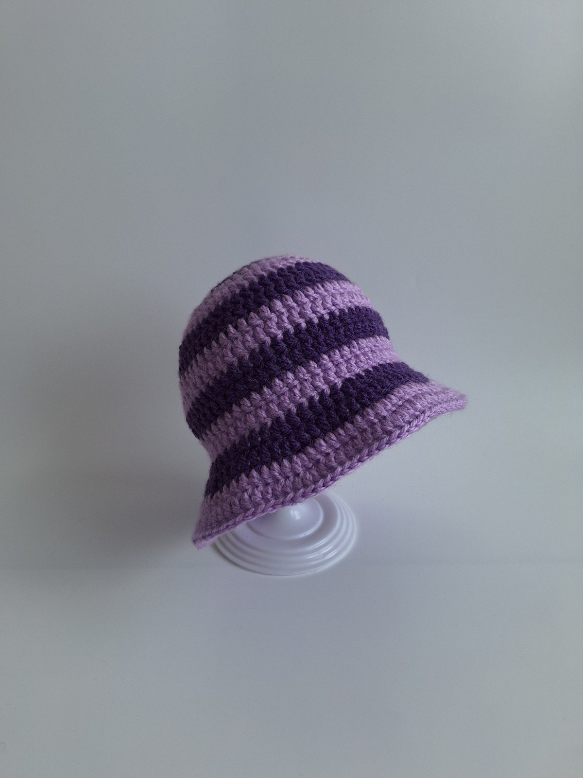 Gehaakt baby zonnehoedje 'Paars en lila' - 82233 Gehaakt baby zonnehoedje 'Paars en lila'