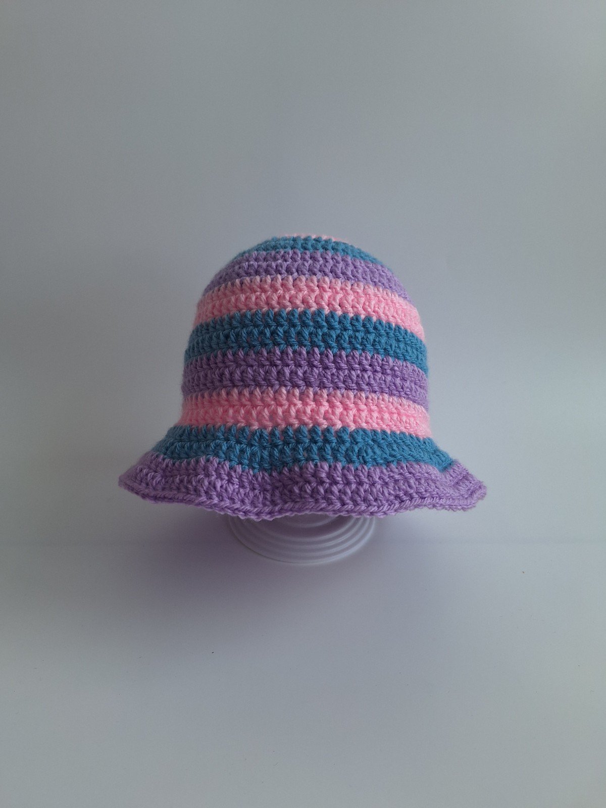 Gehaakt baby zonnehoedje 'Roze, blauw en lila'