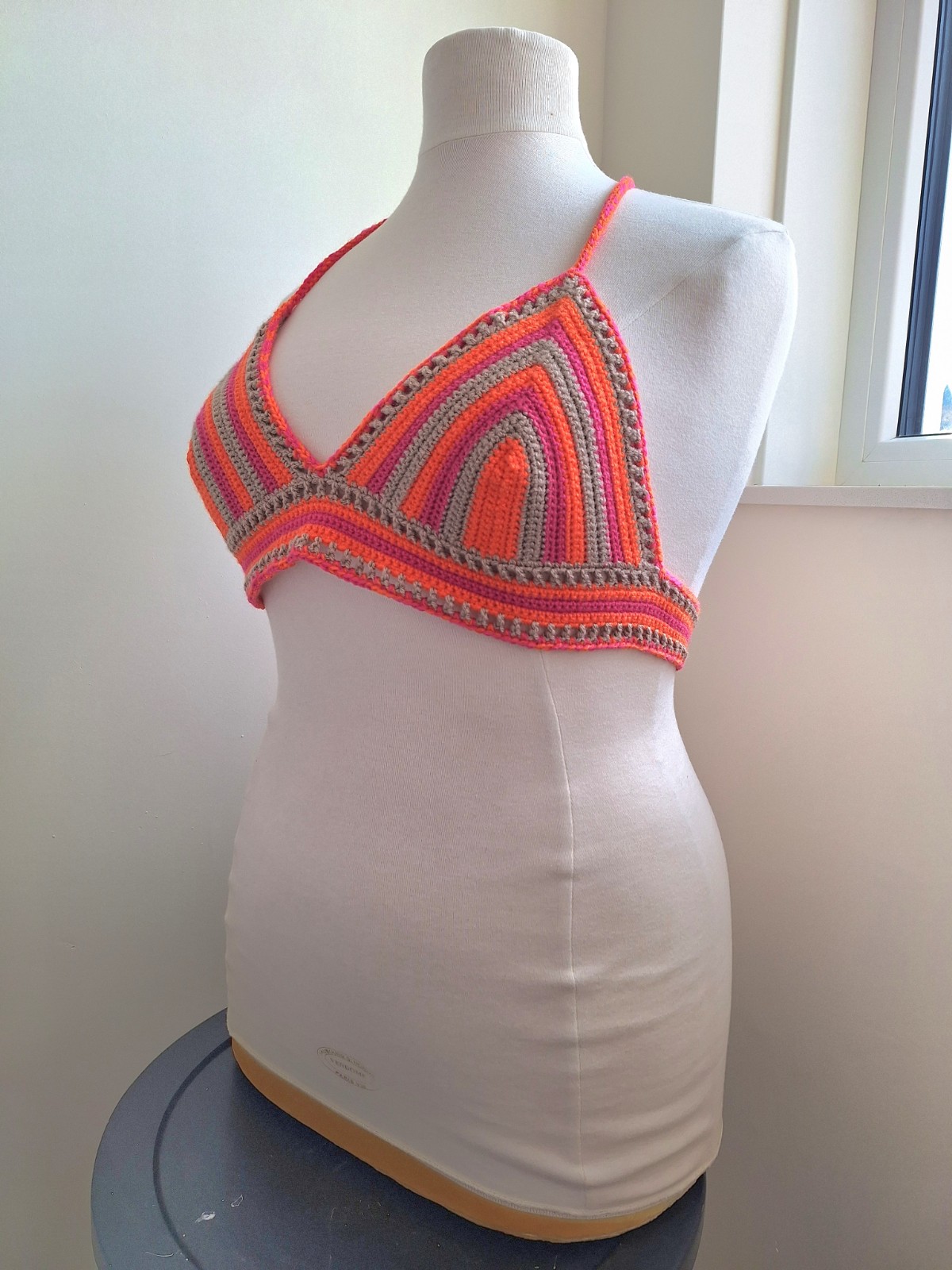 Gehaakt topje 'Boho top oranje, roze en beige'