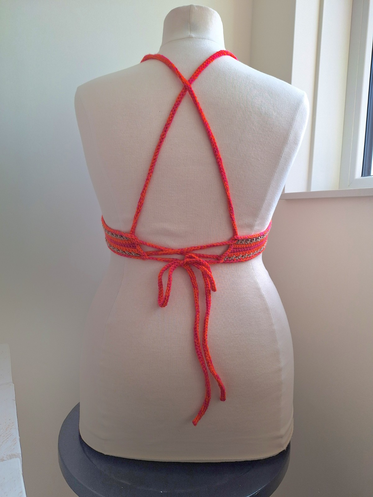 Gehaakt topje 'Boho top oranje, roze en beige'