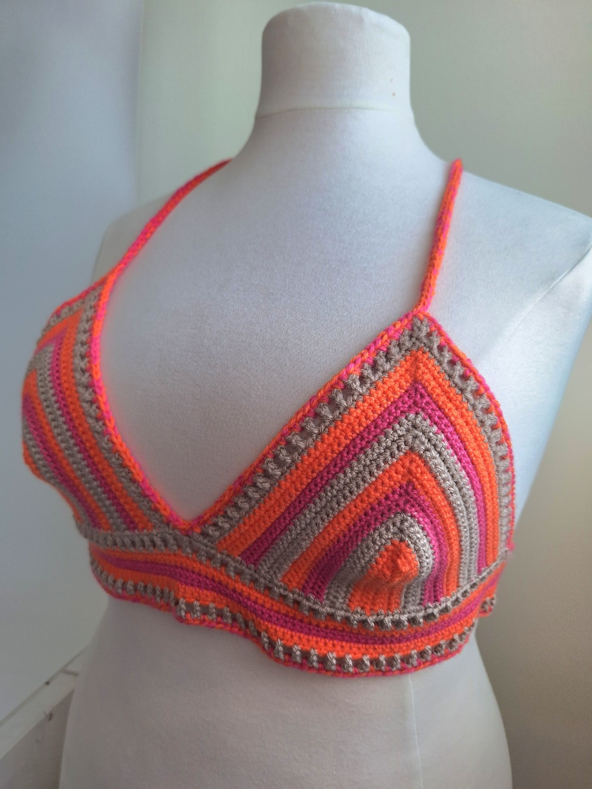 Gehaakt topje 'Boho top oranje, roze en beige'