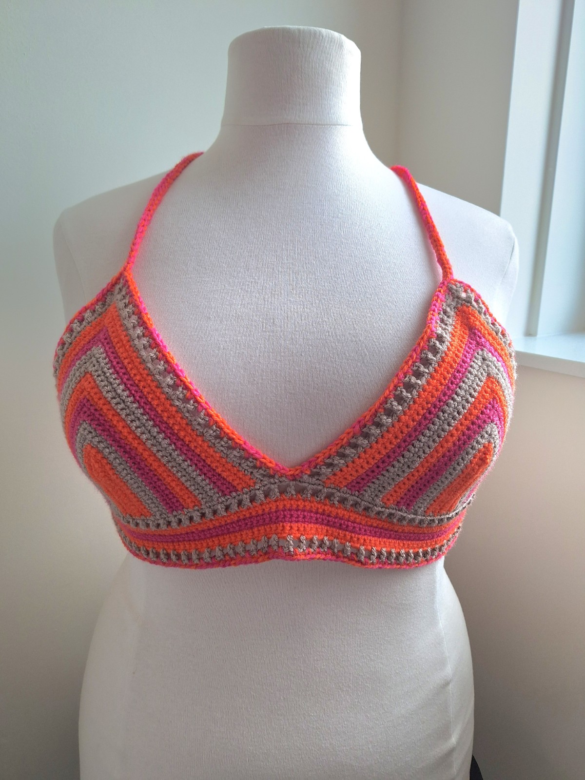 Gehaakt topje 'Boho top oranje, roze en beige'