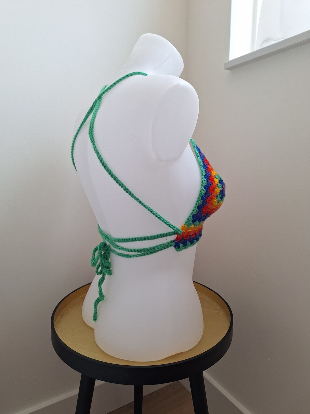 Gehaakt topje 'Pride regenboog vlag' - 80151 Gehaakt topje 'Pride regenboog vlag'