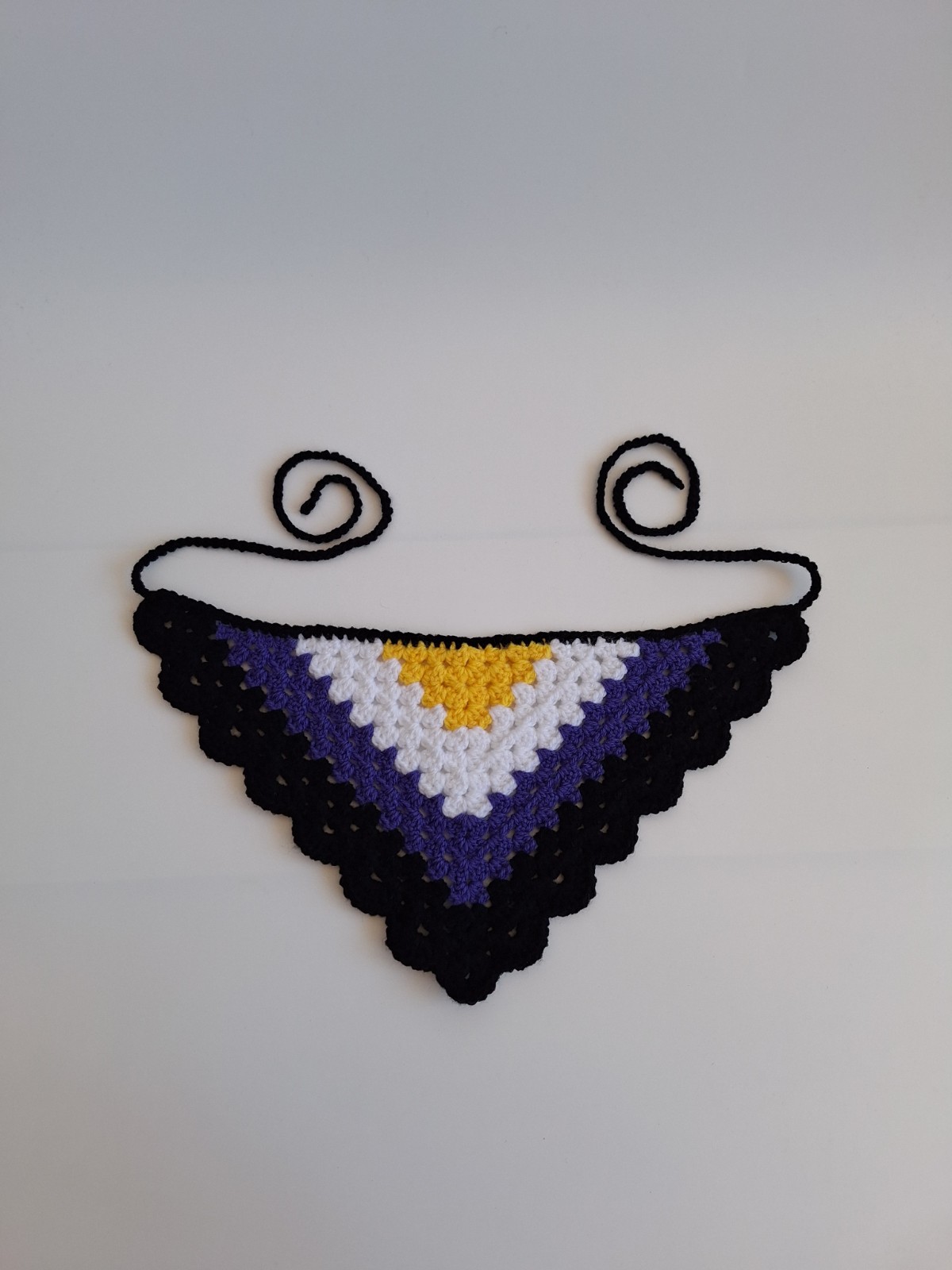 Gehaakte bandana 'Non-binary vlag' - 82265 Gehaakte bandana 'Non-binary vlag'