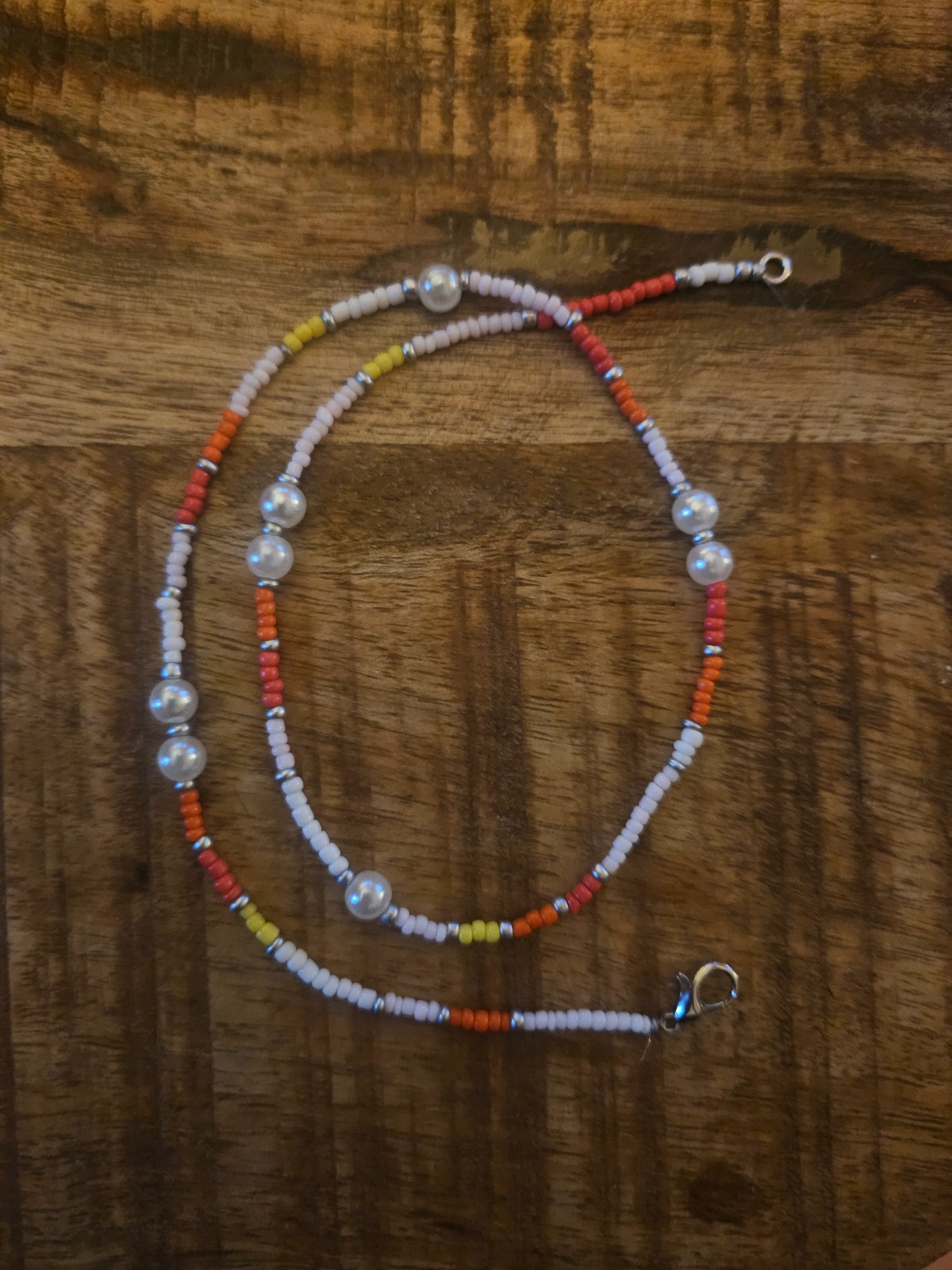 Gekleurde kralenketting