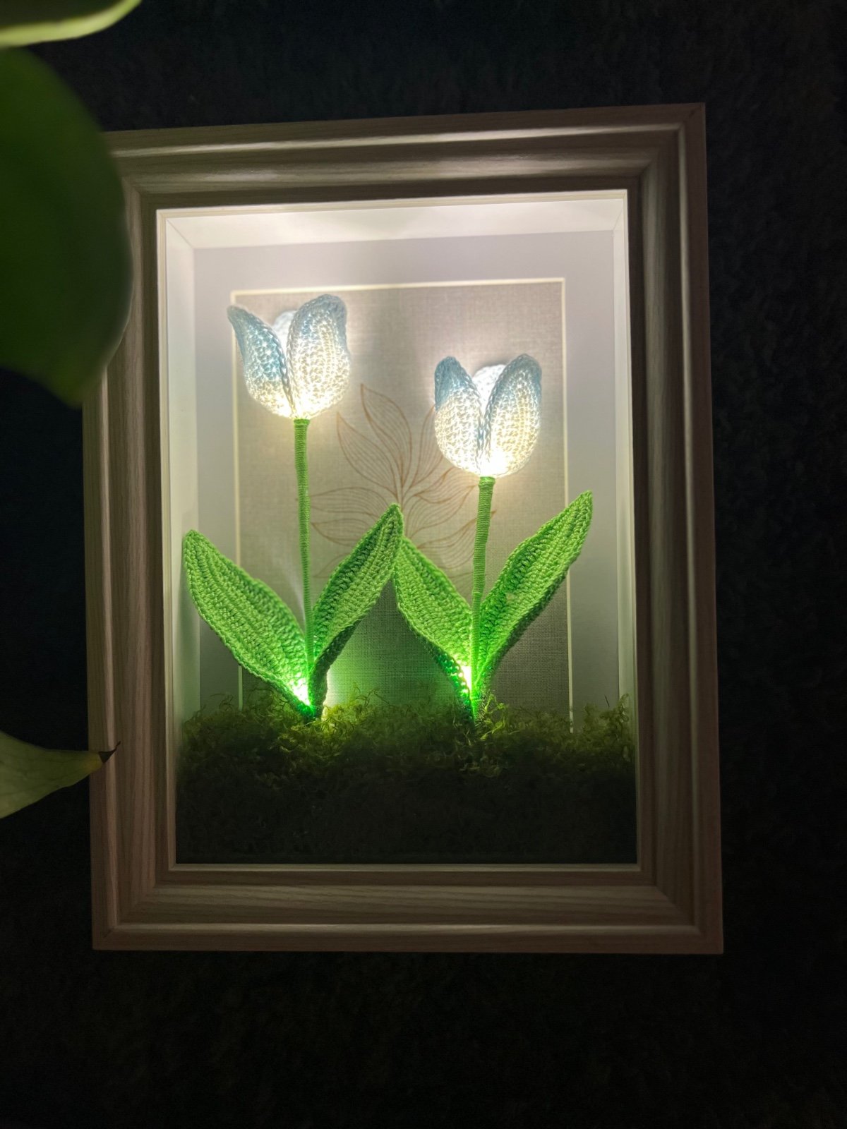 Handgemaakte Gehaakte Tulp Lamp – Sfeervolle Bloemenverlichting in … - 82575 Handgemaakte Gehaakte Tulp Lamp – Sfeervolle Bloemenverlichting in Lijst