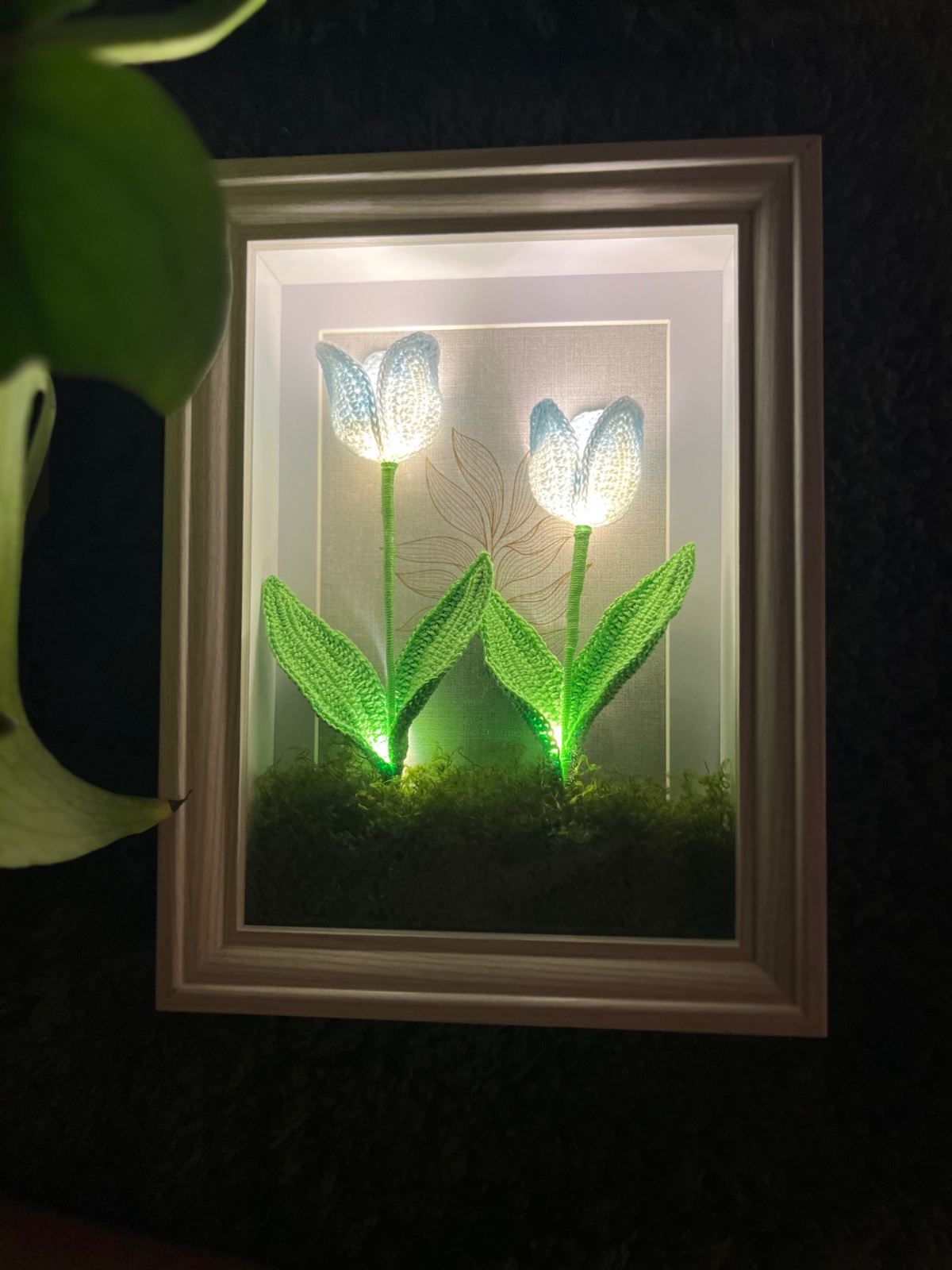 Handgemaakte Gehaakte Tulp Lamp – Sfeervolle Bloemenverlichting in … - 82577 Handgemaakte Gehaakte Tulp Lamp – Sfeervolle Bloemenverlichting in Lijst