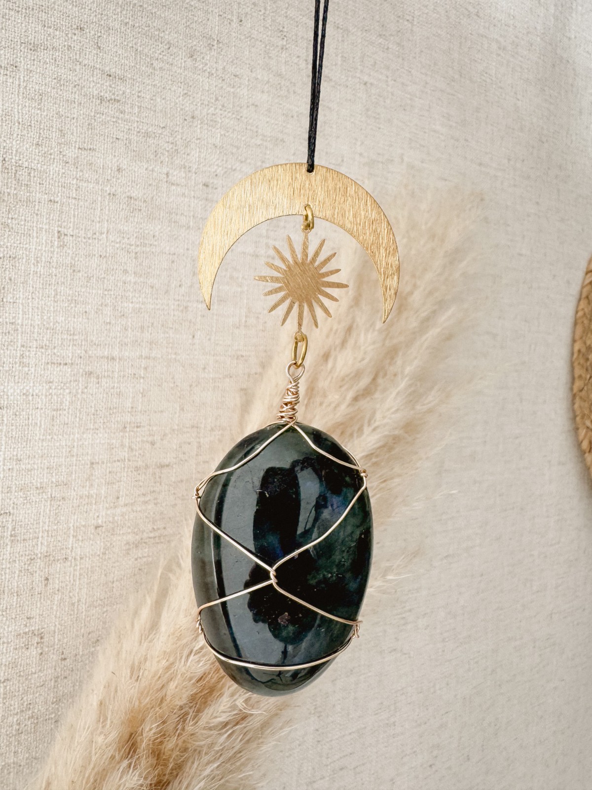 Handgemaakte labradoriet hanger:  voor bescherming, intuïtie en balans