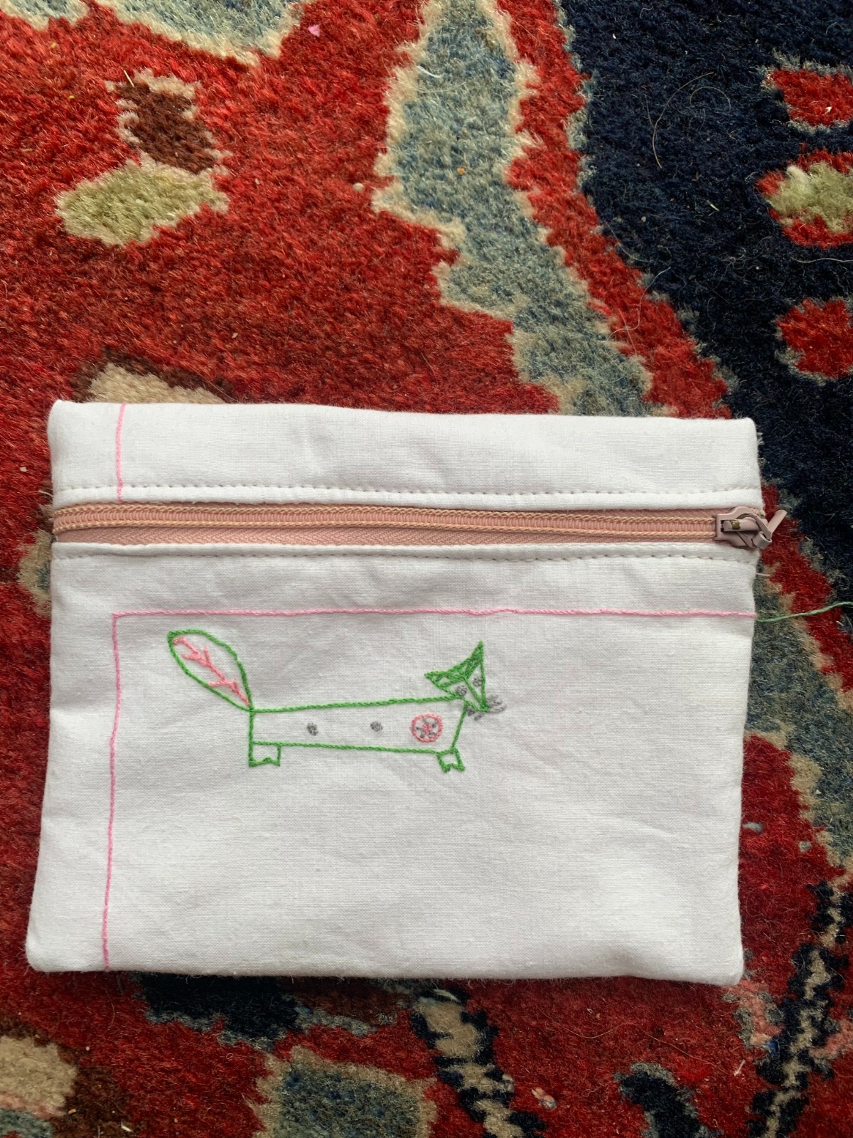 Leuk portemonneetje met geborduurd vosje en roze ritsje